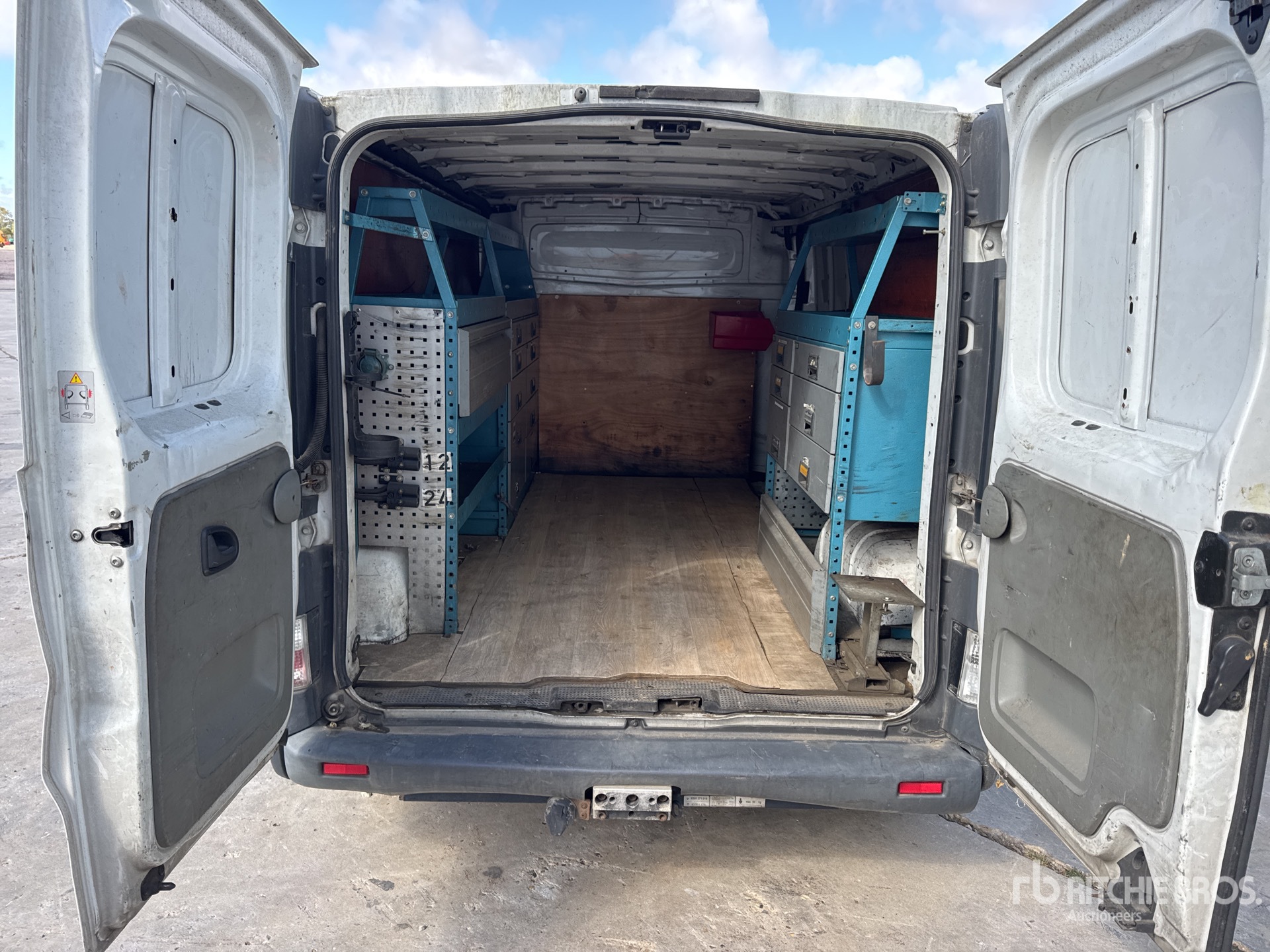 2004 Renault TRAFIC DCI80