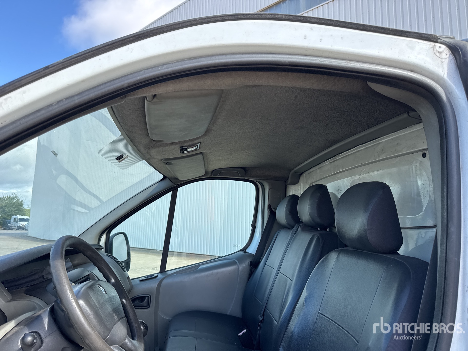 2004 Renault TRAFIC DCI80