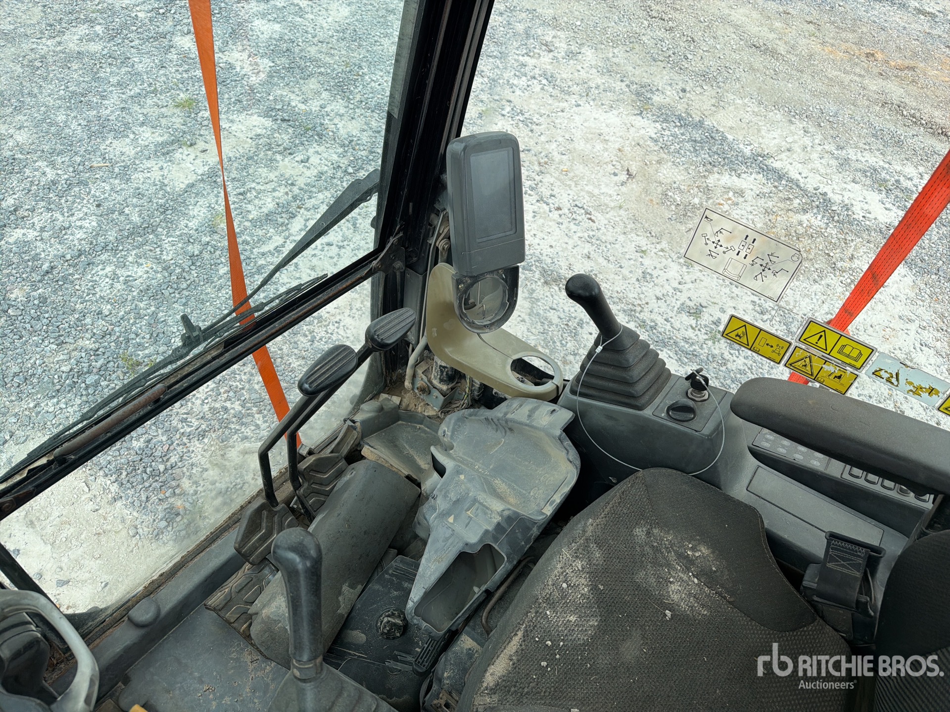 Caterpillar LOTE DE CABINA, CADENAS Y CONTR ...