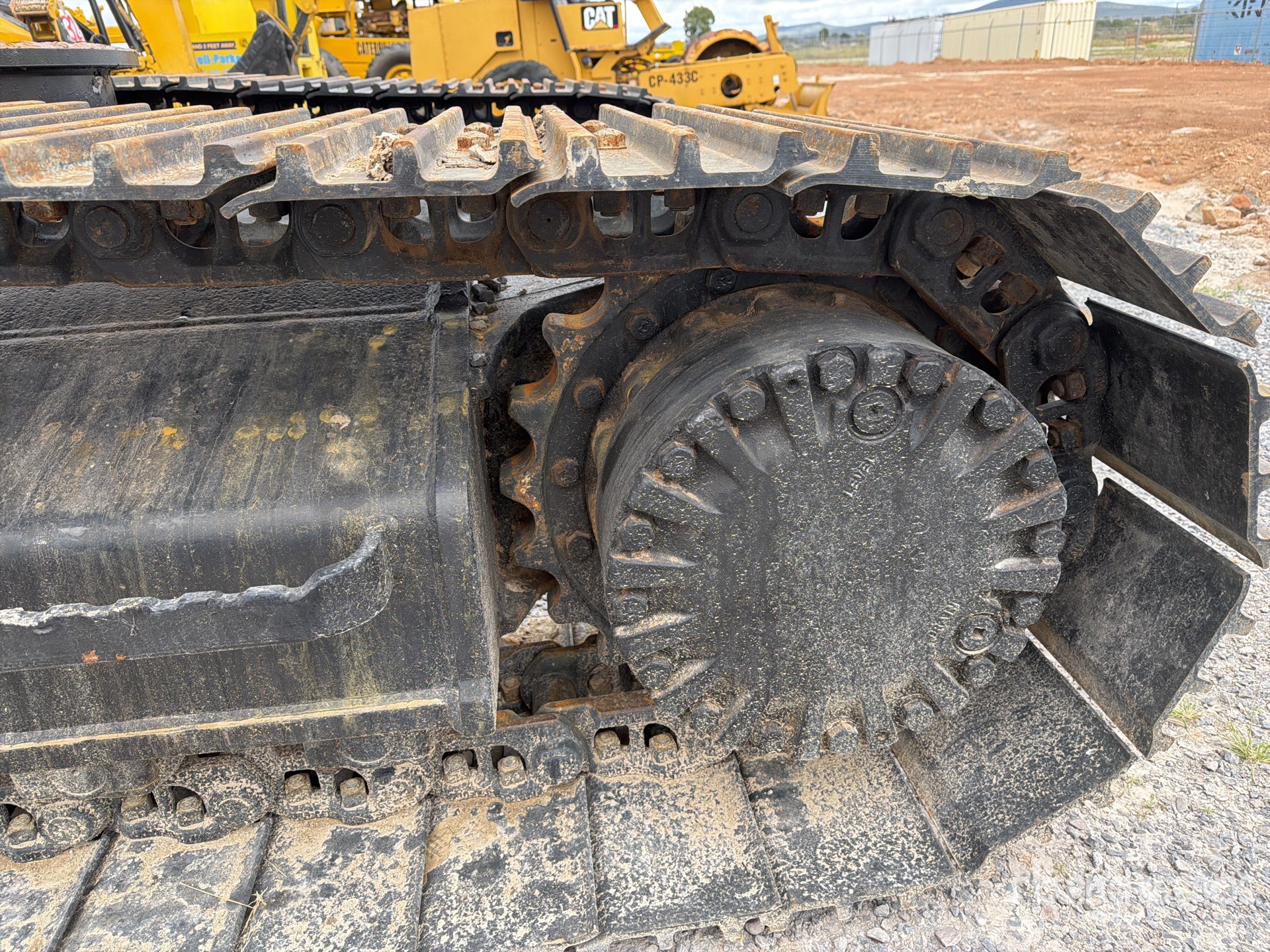 Caterpillar LOTE DE CABINA, CADENAS Y CONTR ...