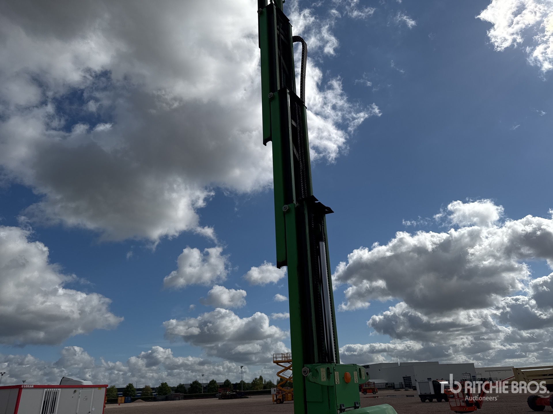 2011 JLG TOUCAN 10E