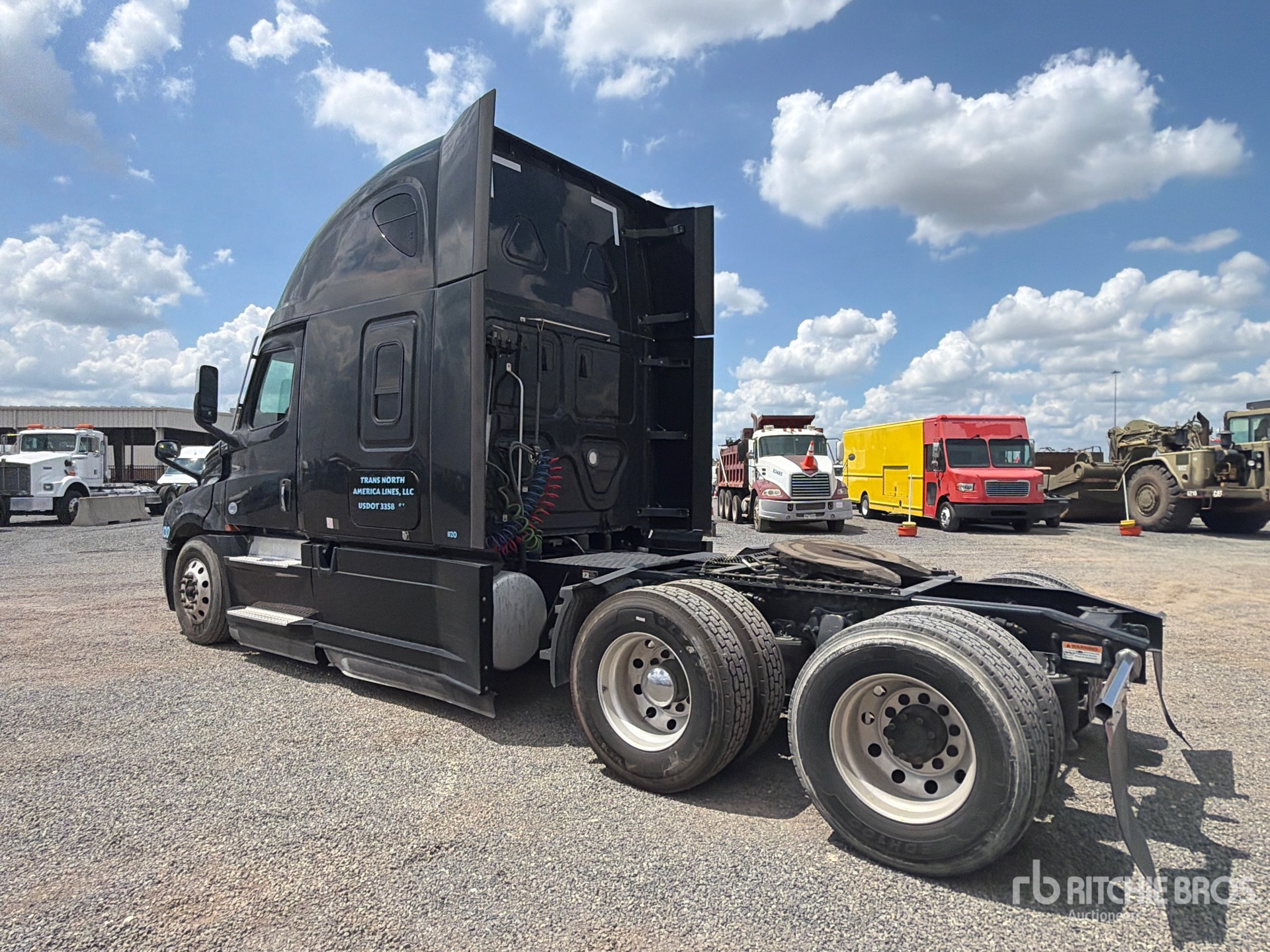2020 Freightliner CASCADIA 126