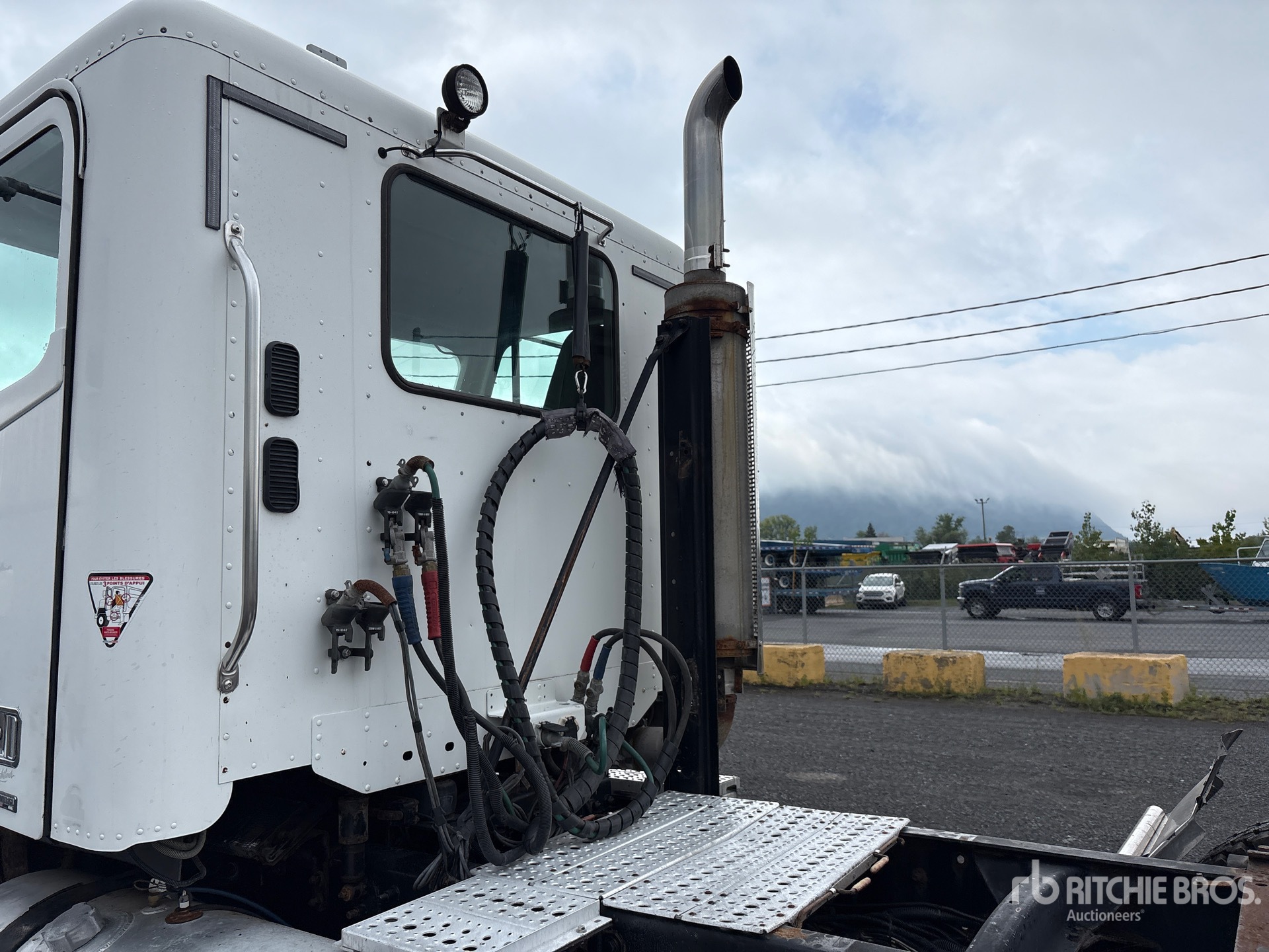 2006 Freightliner COLUMBIA 112