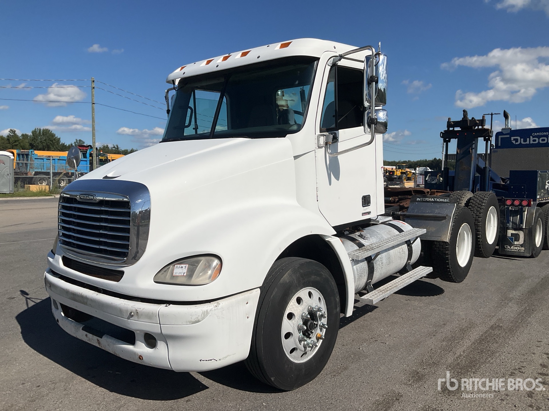 Photo of 2006 Freightliner COLUMBIA 112