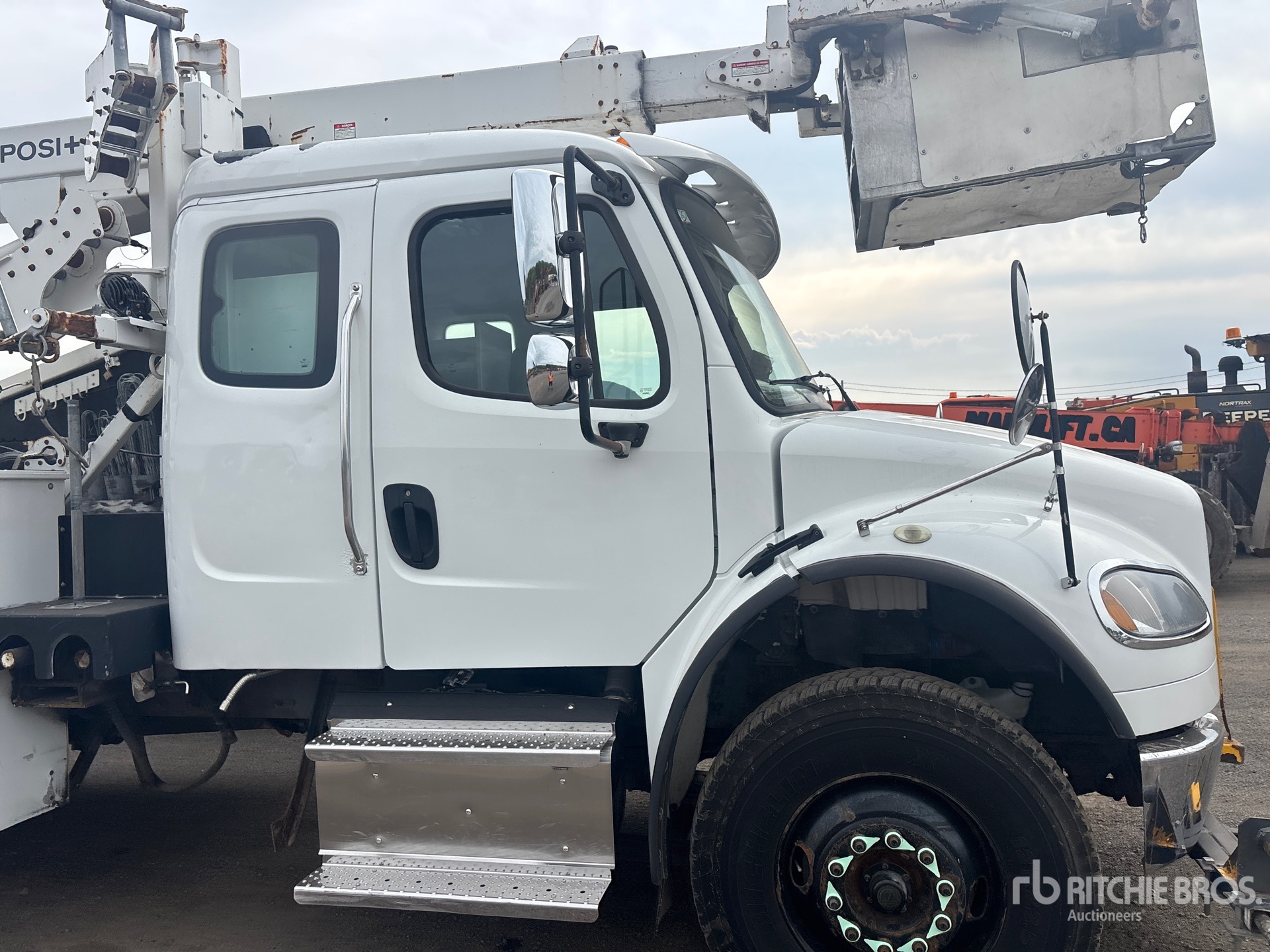 2016 Freightliner M2 106