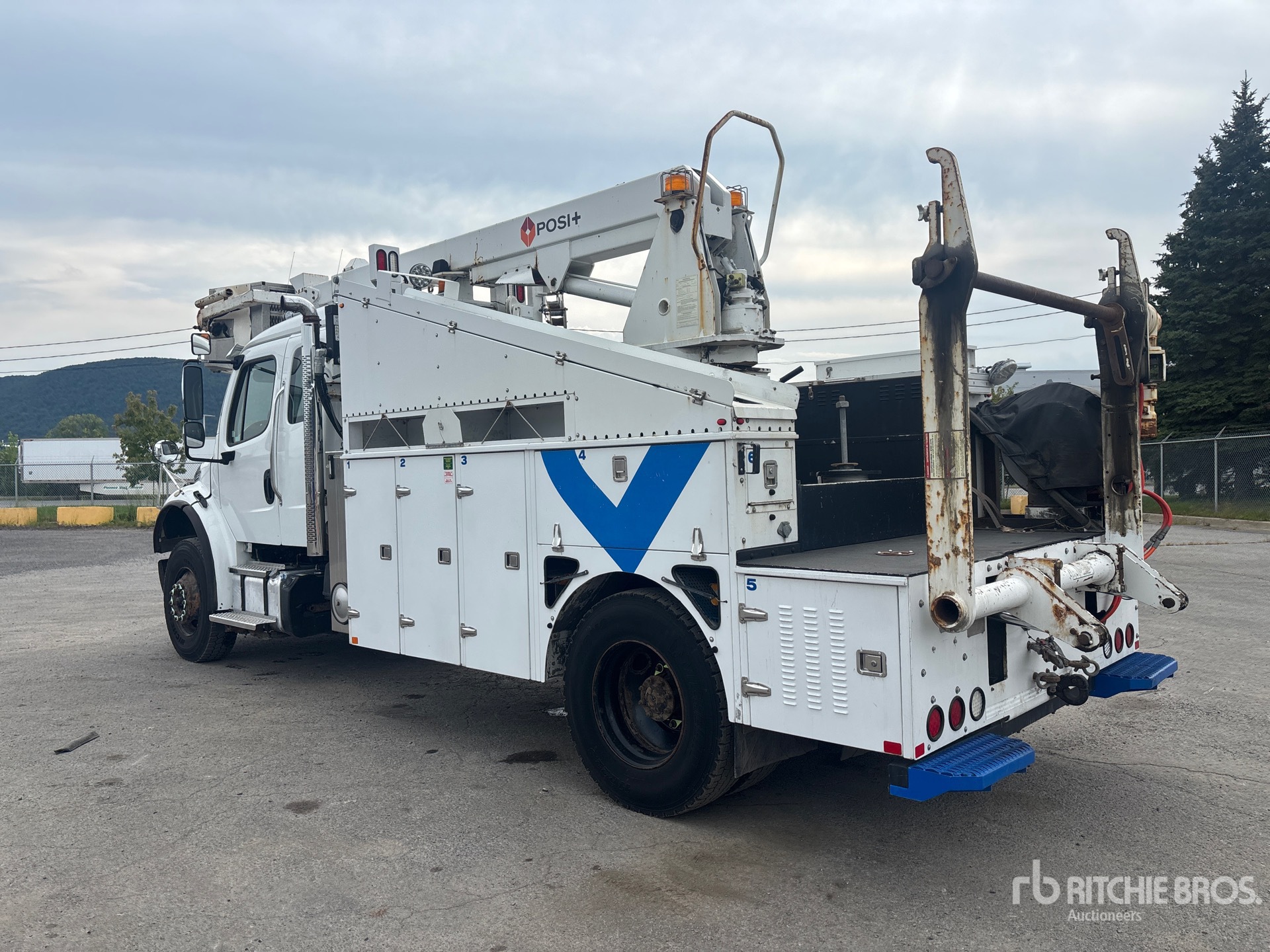 2016 Freightliner M2 106