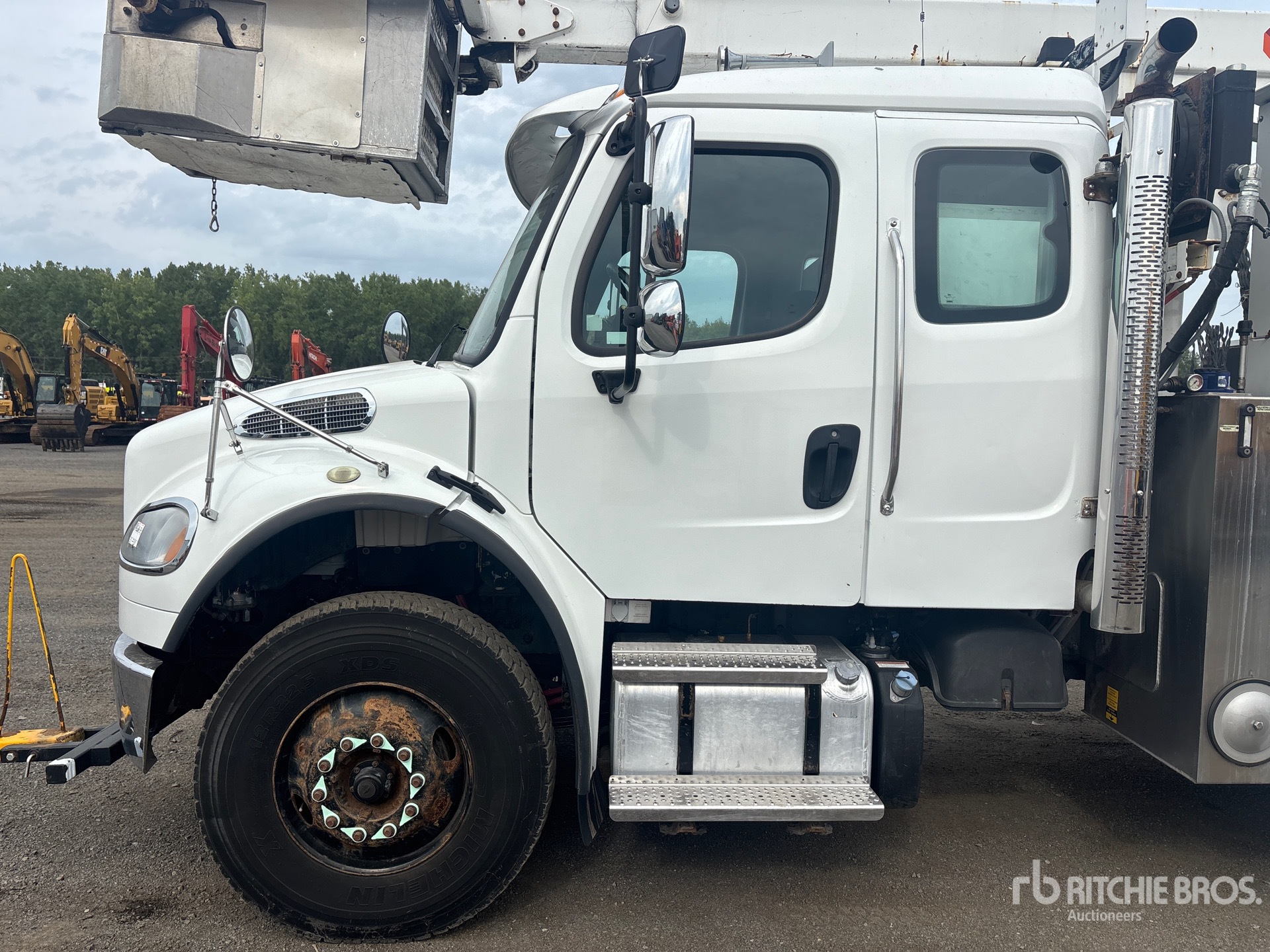 2016 Freightliner M2 106