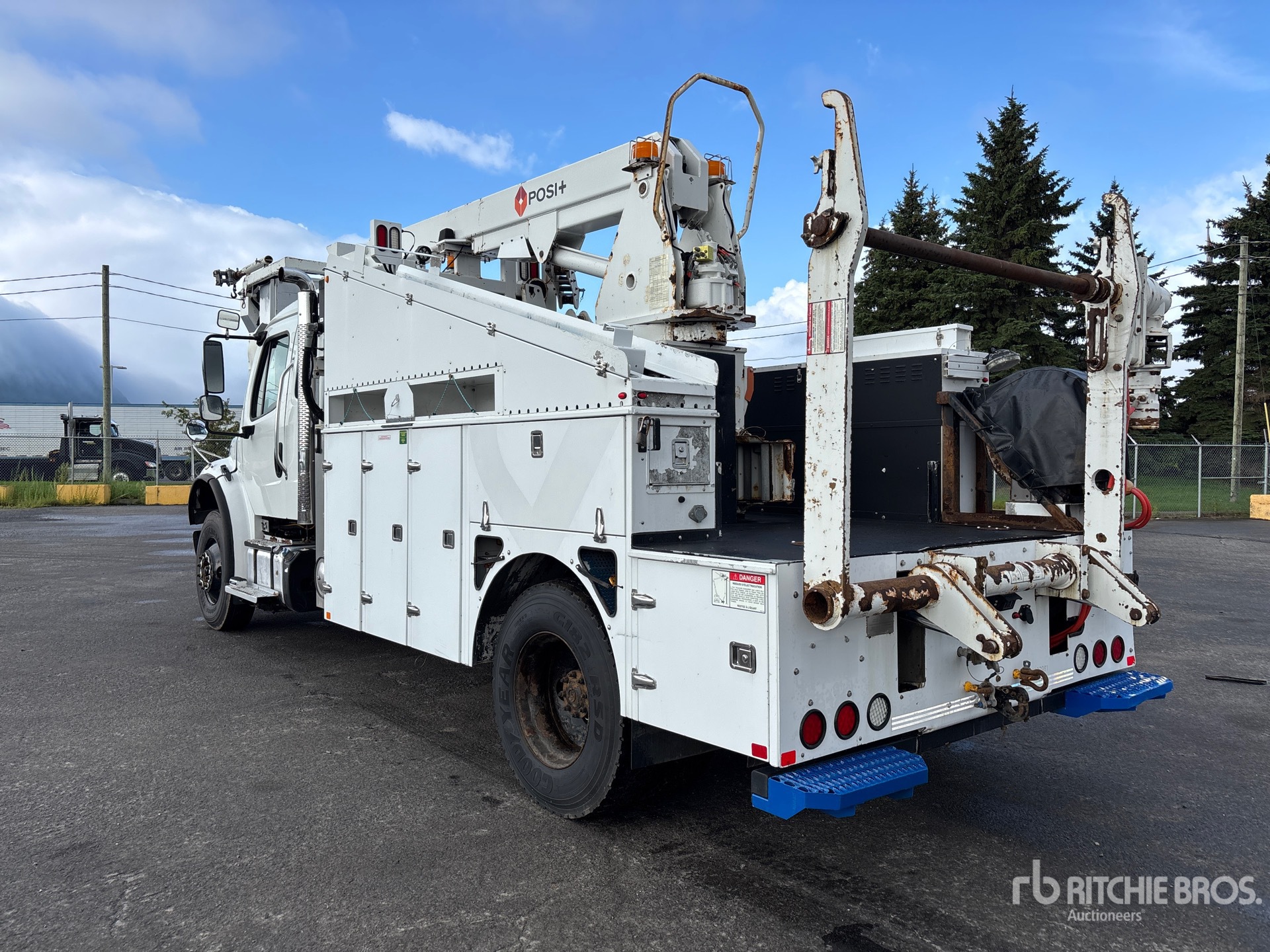 2015 Freightliner M2 106