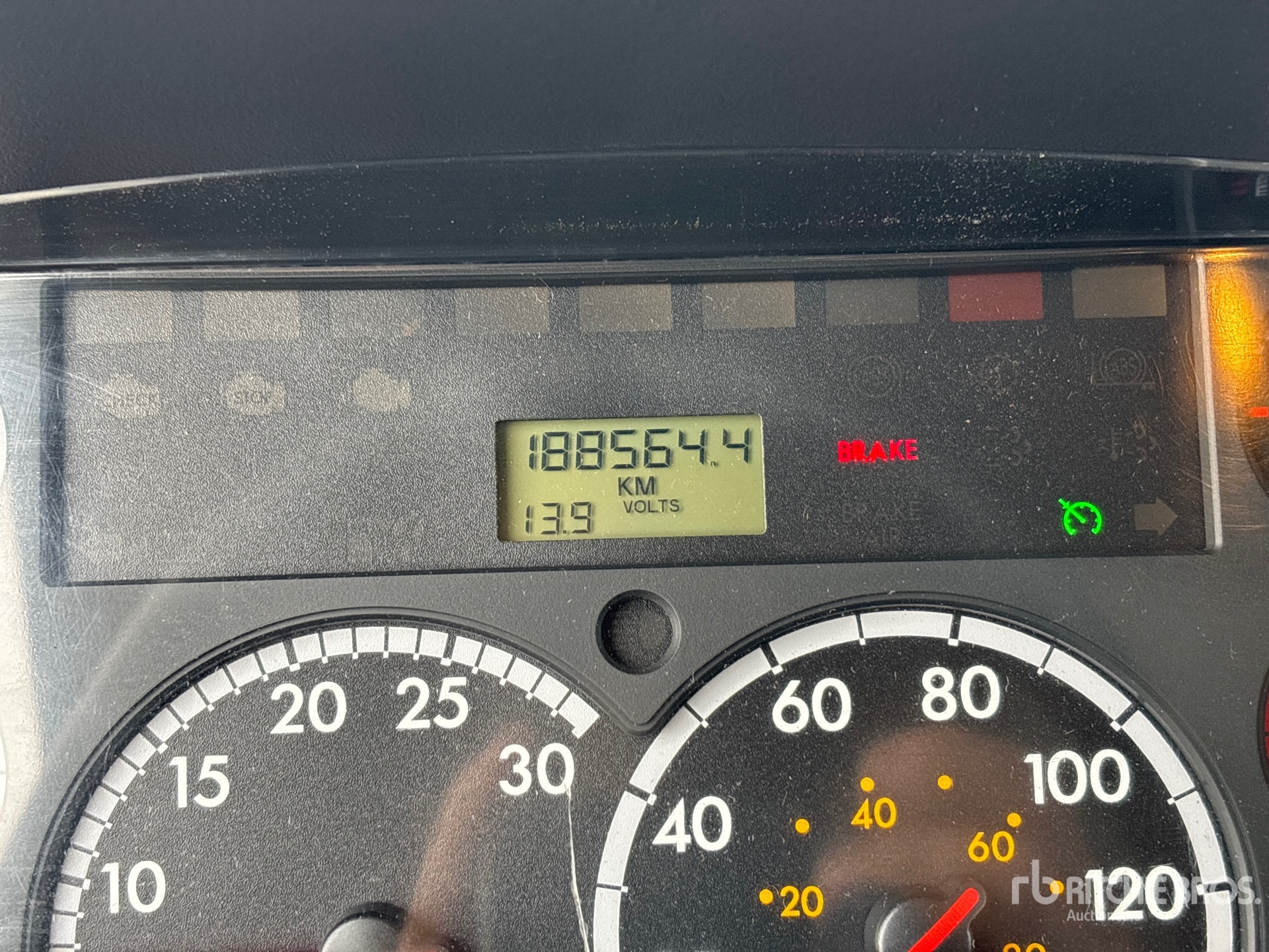 2015 Freightliner M2 106
