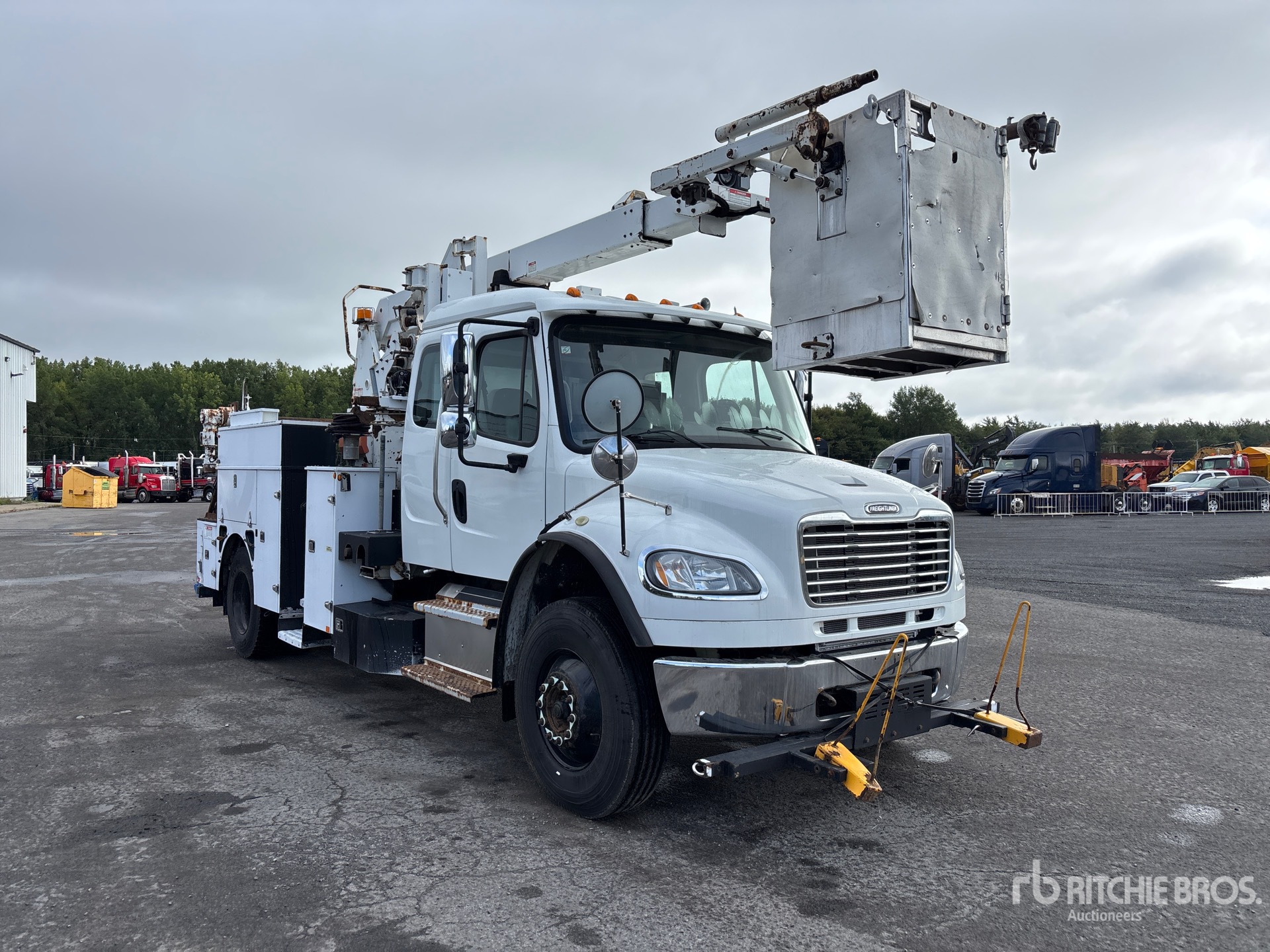 2015 Freightliner M2 106