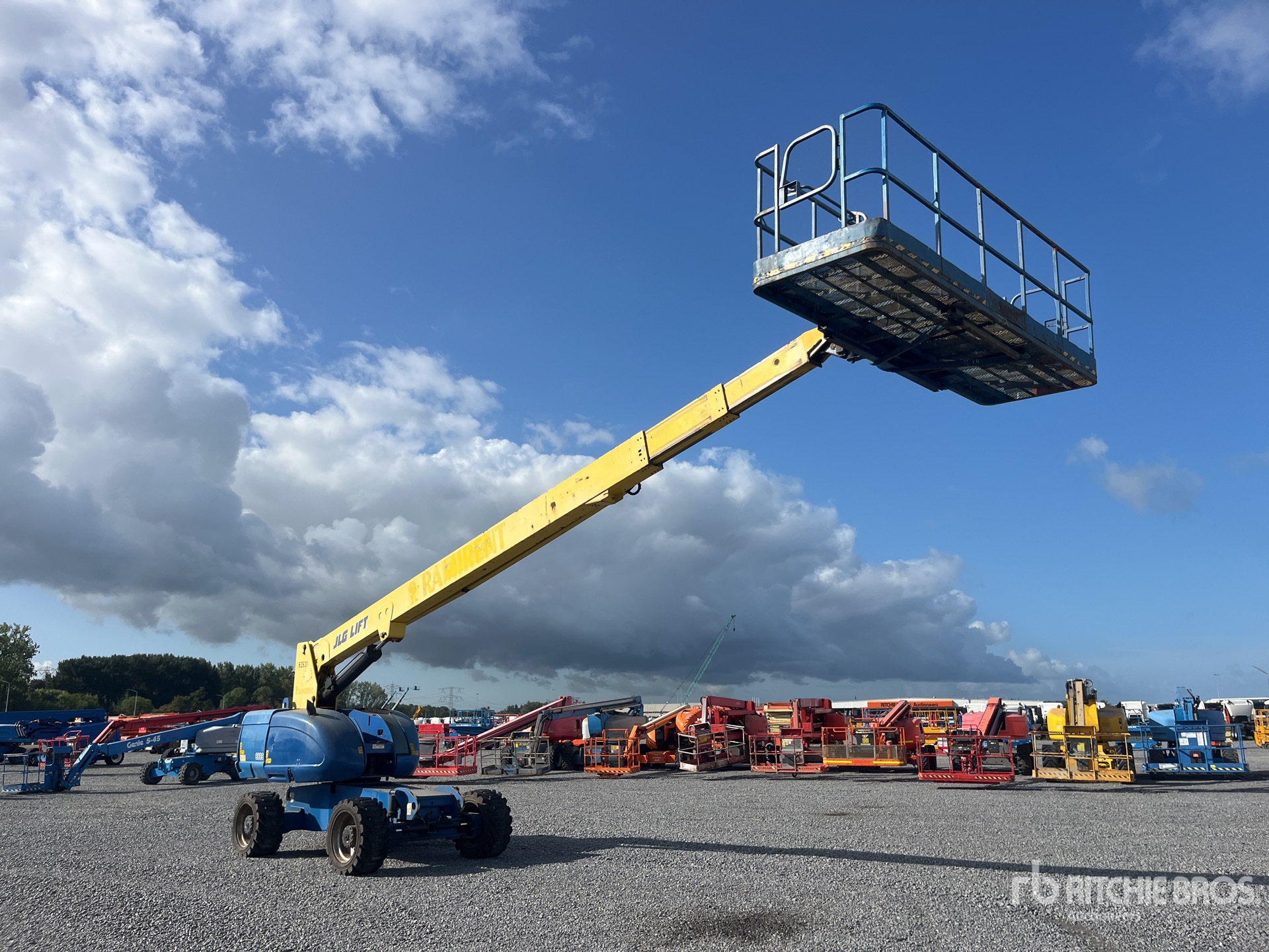 2008 JLG 680S