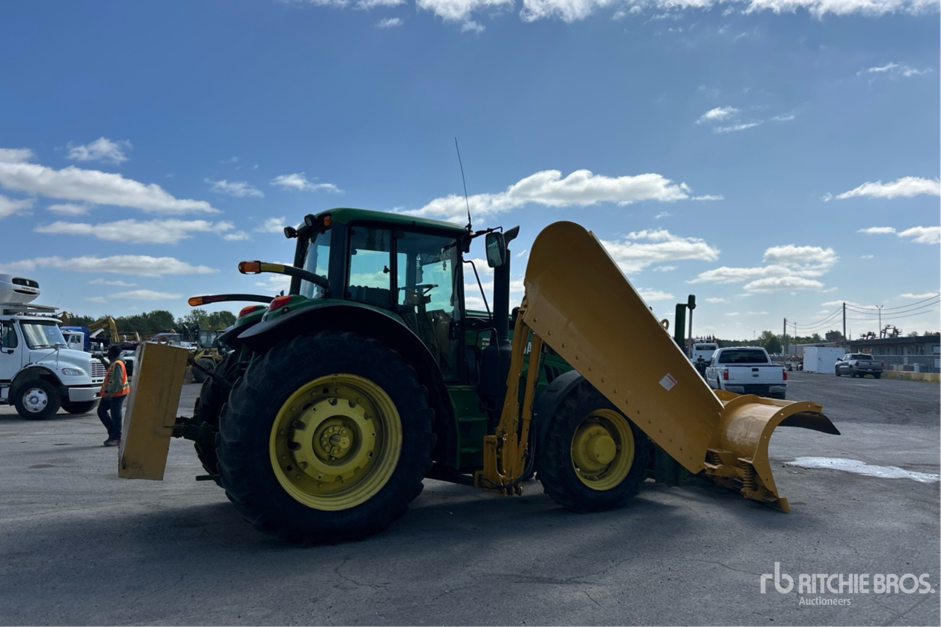2017 John Deere 6155M