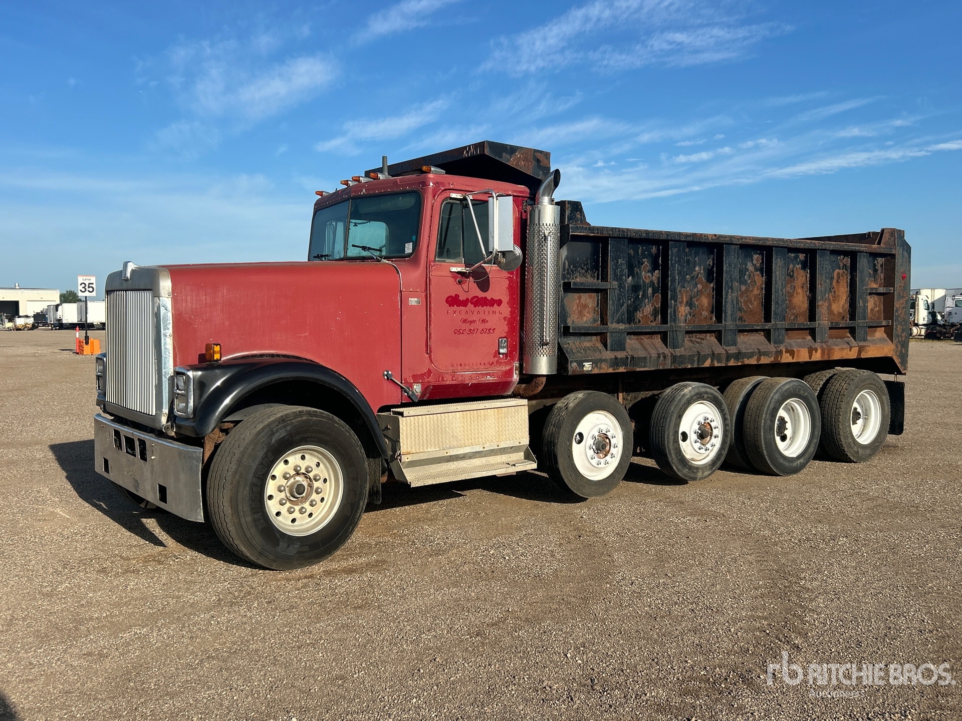 Photo of 1988 International 9300