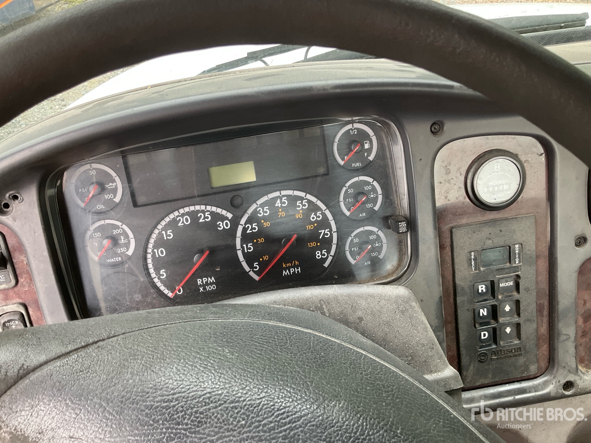 2009 Freightliner M2 106