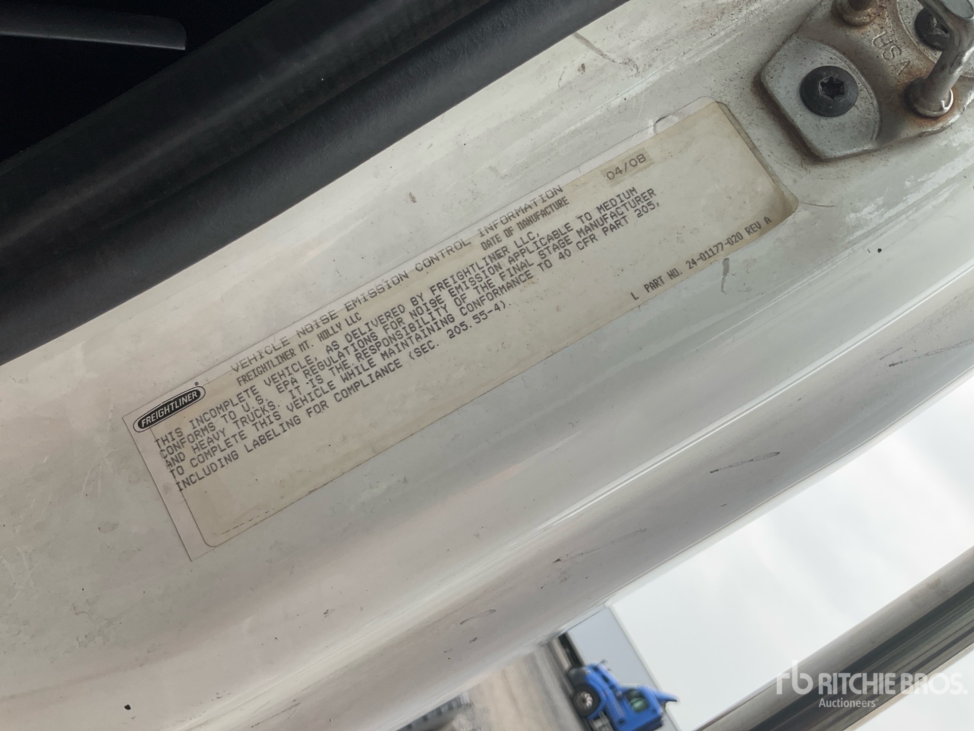 2009 Freightliner M2 106