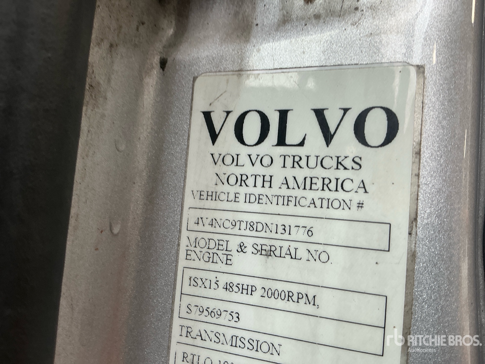 2013 Volvo VNL670