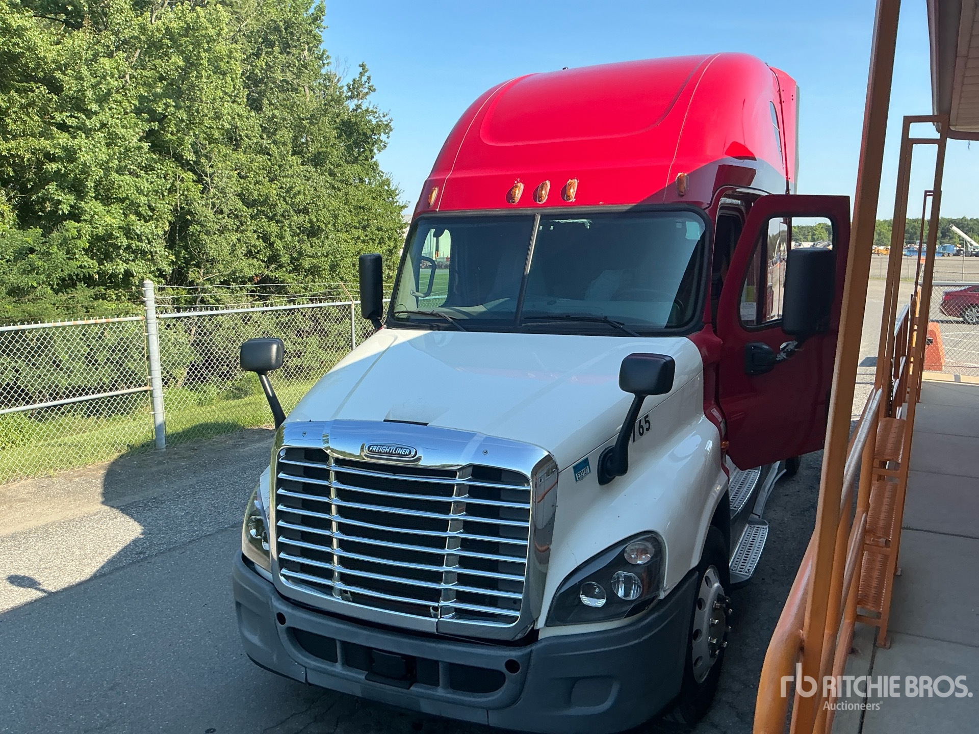 2015 Freightliner CASCADIA 125