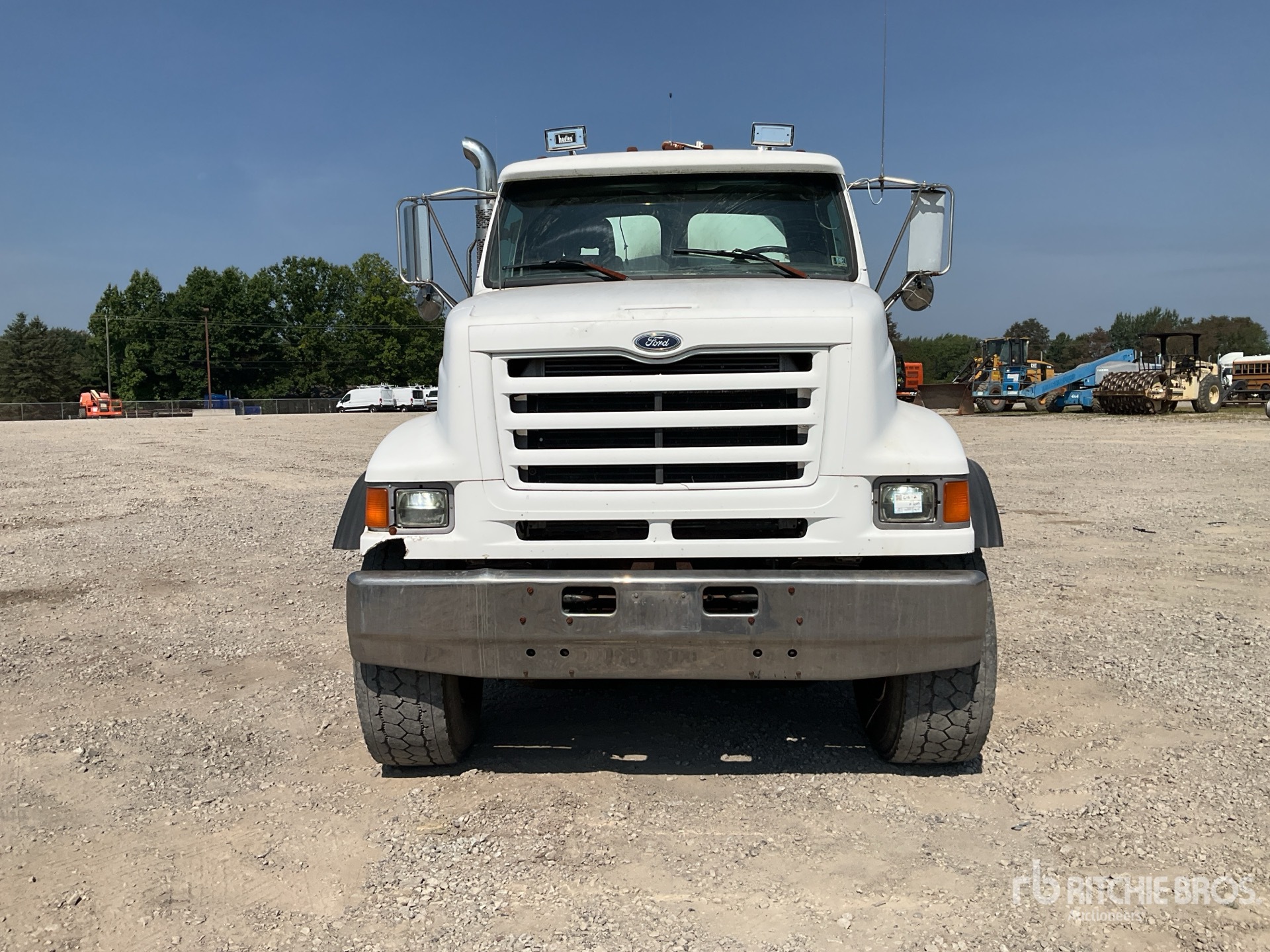 1998 Ford LT9511