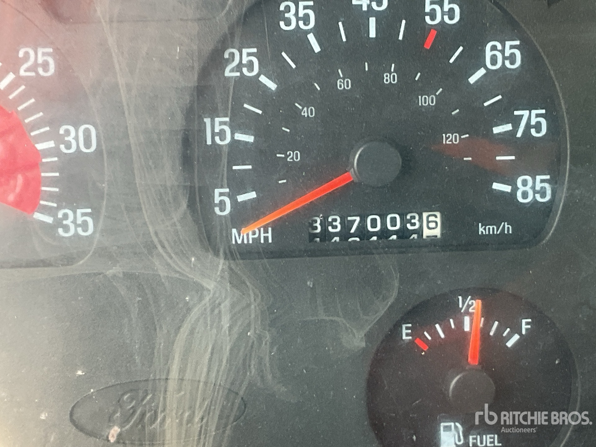 1998 Ford LT9511