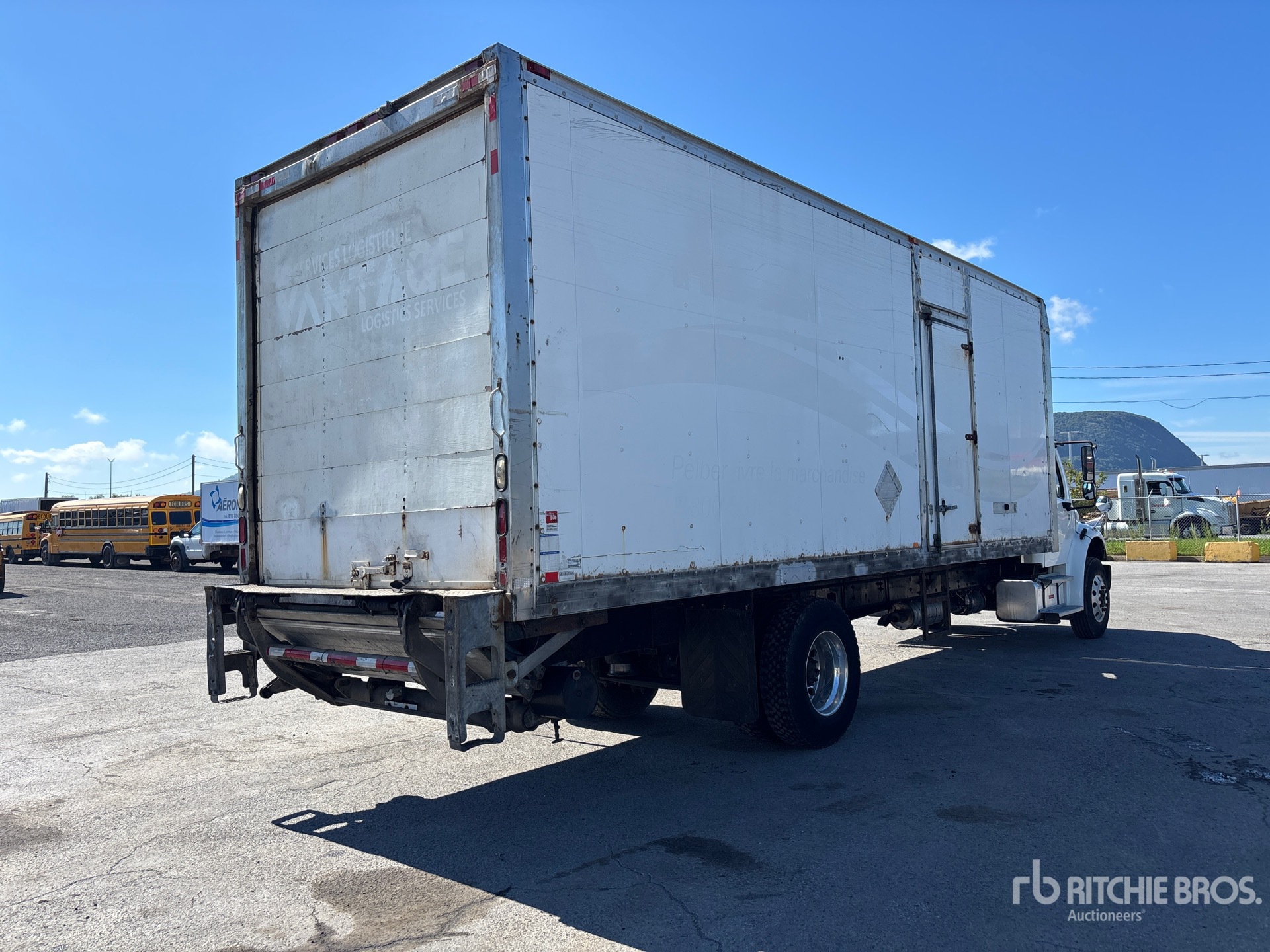 2014 Freightliner M2 106