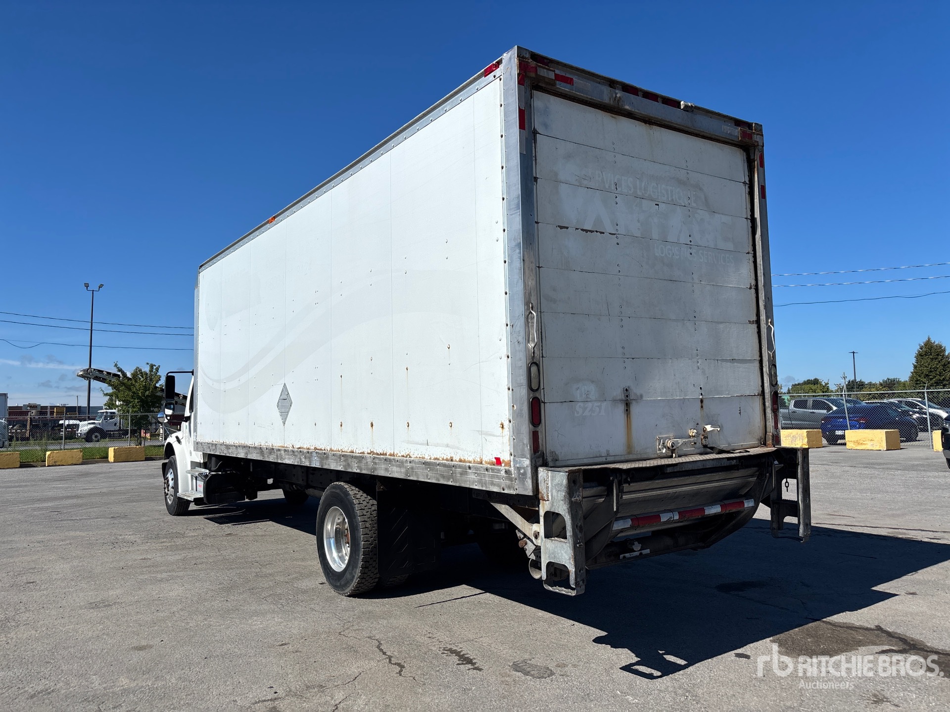 2014 Freightliner M2 106