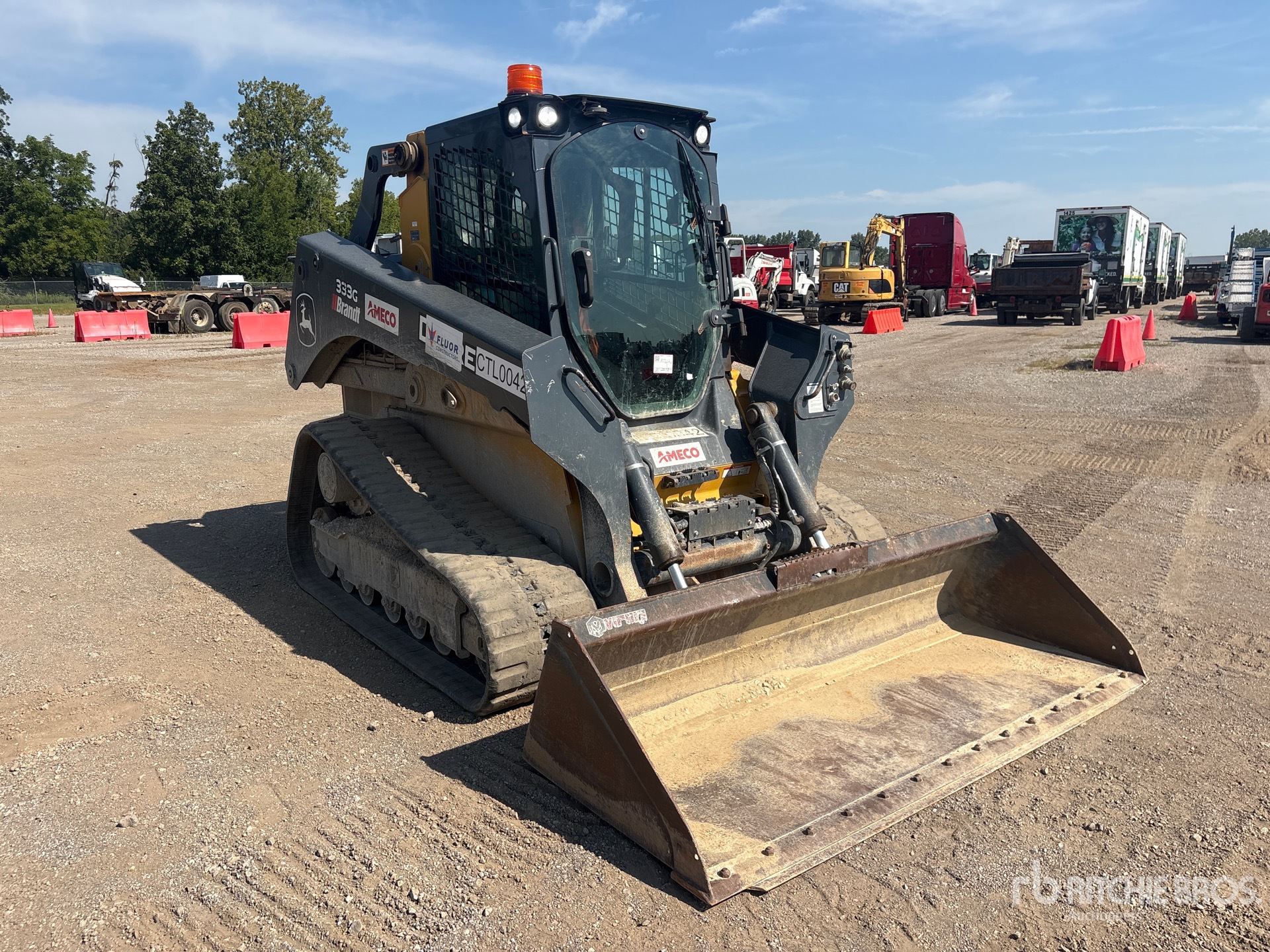 2021 John Deere 333G