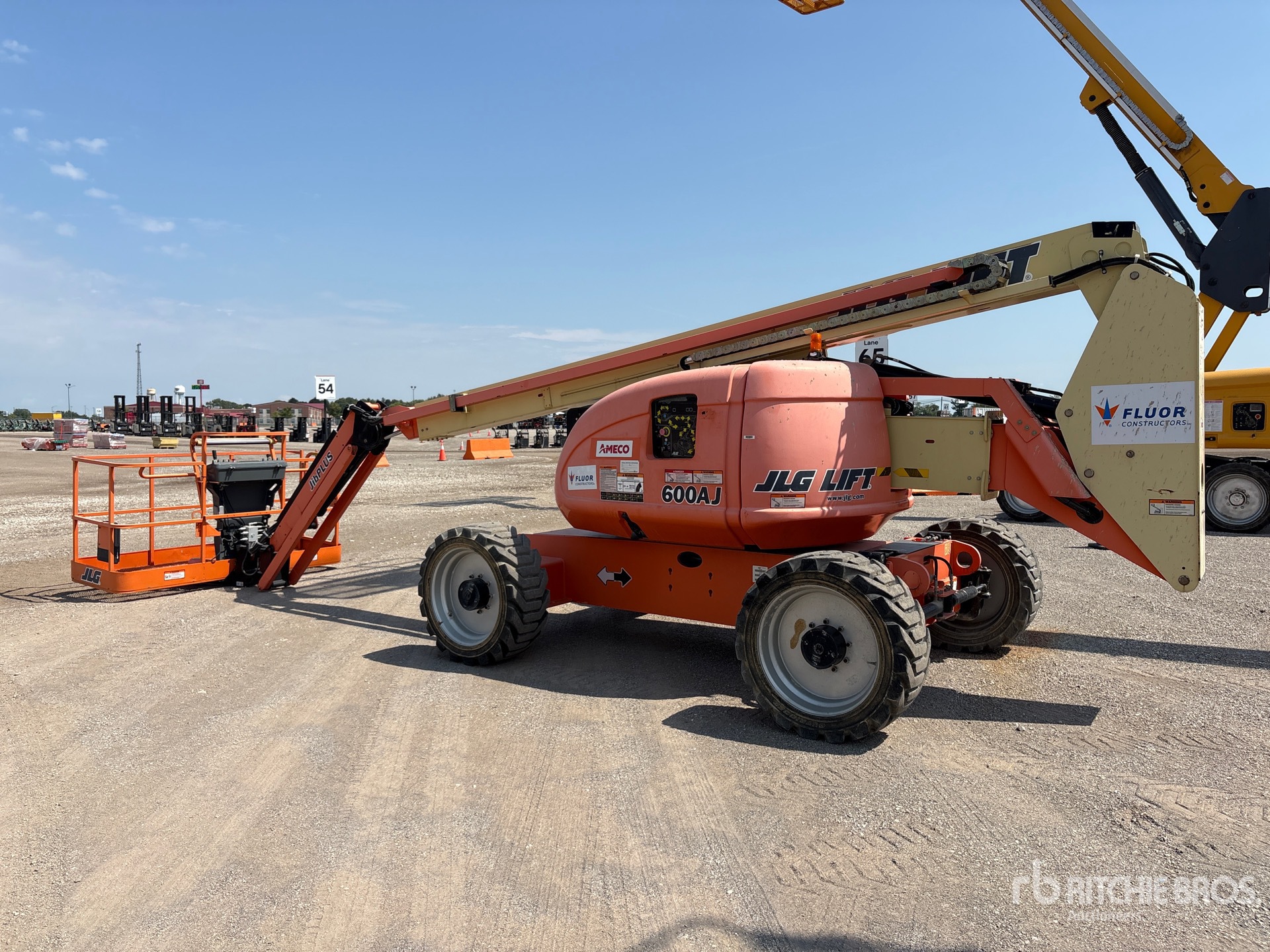 2017 JLG 600AJ
