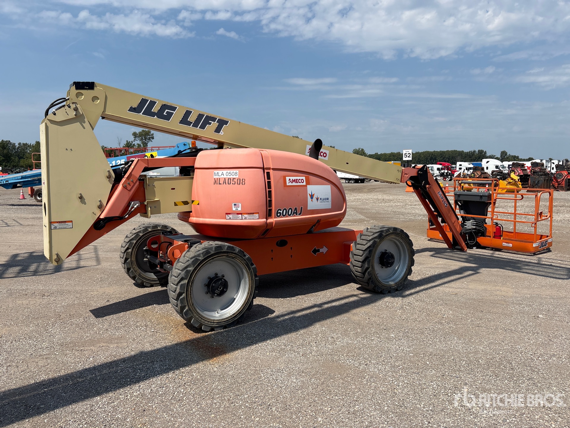 2017 JLG 600AJ