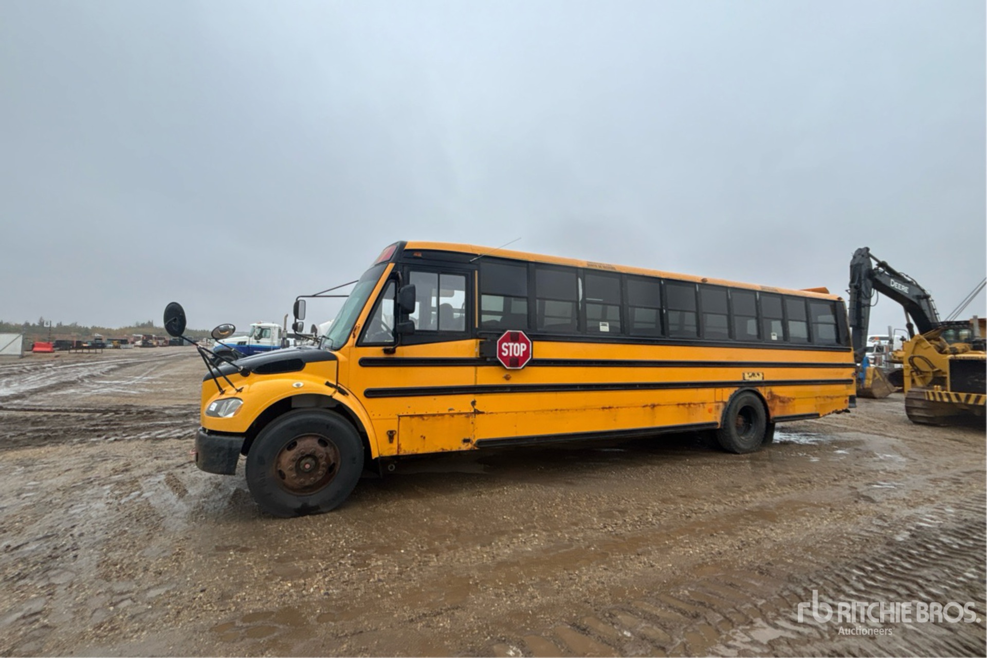 2009 Freightliner 4X2 64-SEAT SCHOOL