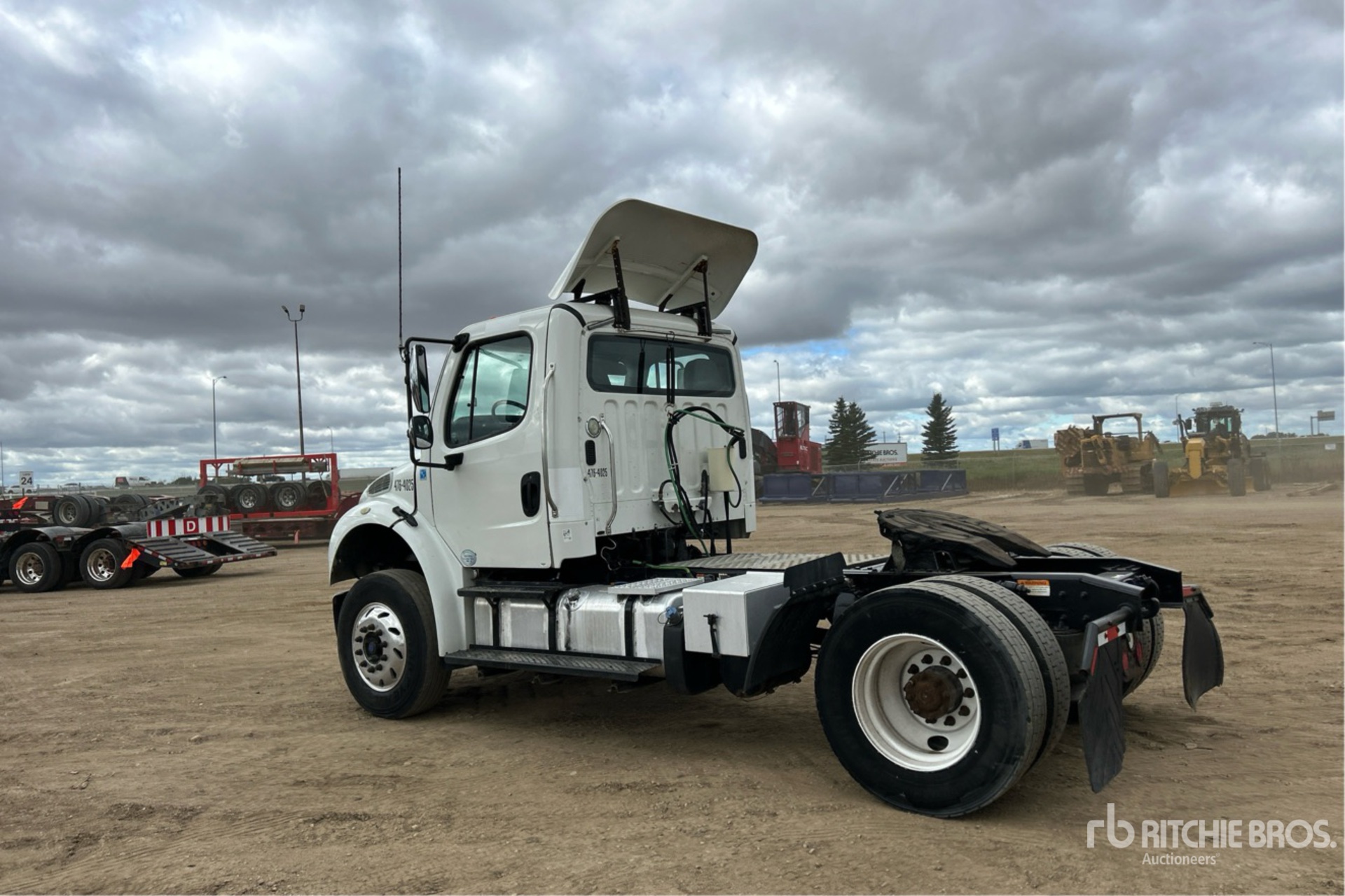 2015 Freightliner M2 106