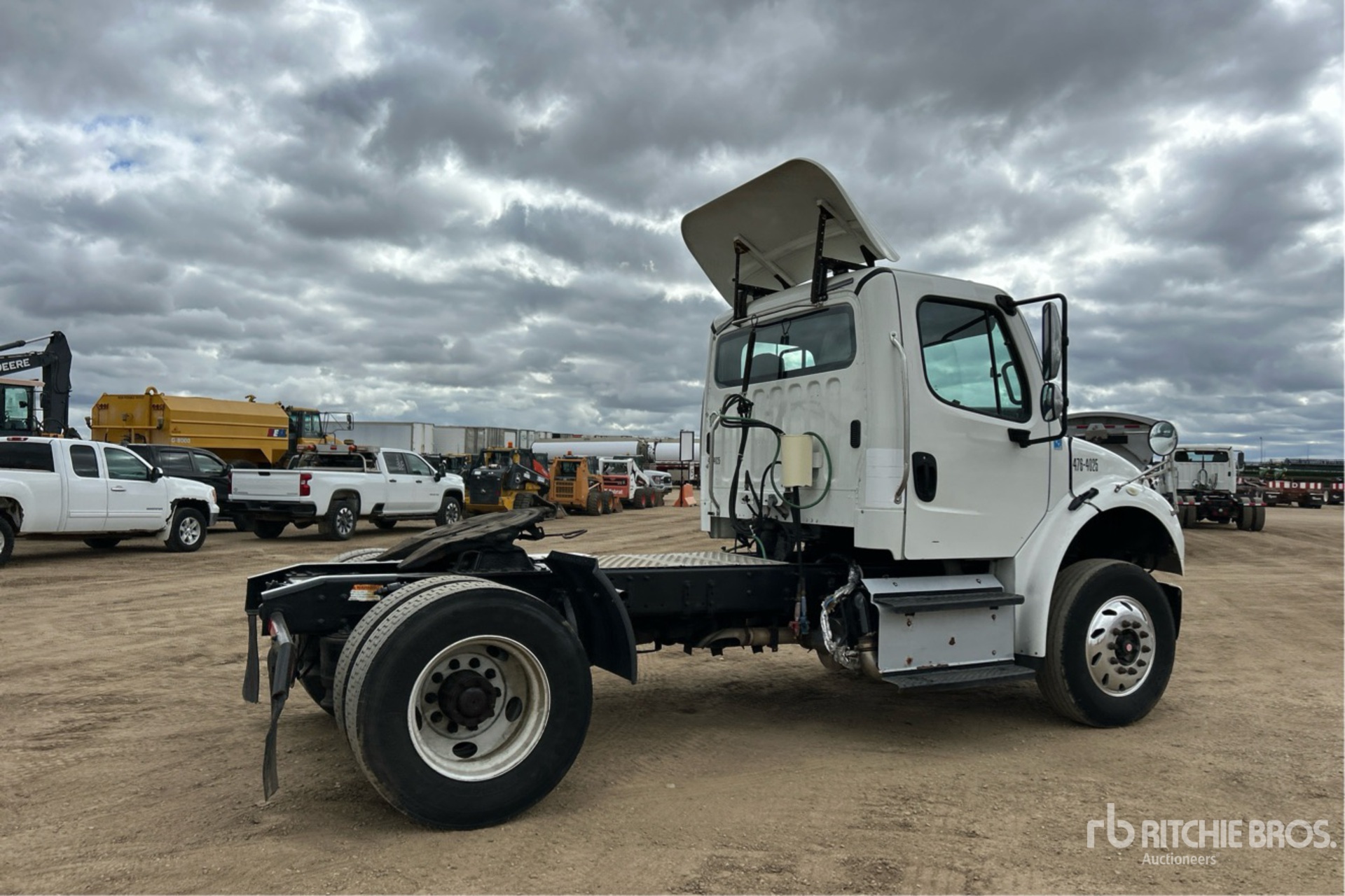 2015 Freightliner M2 106