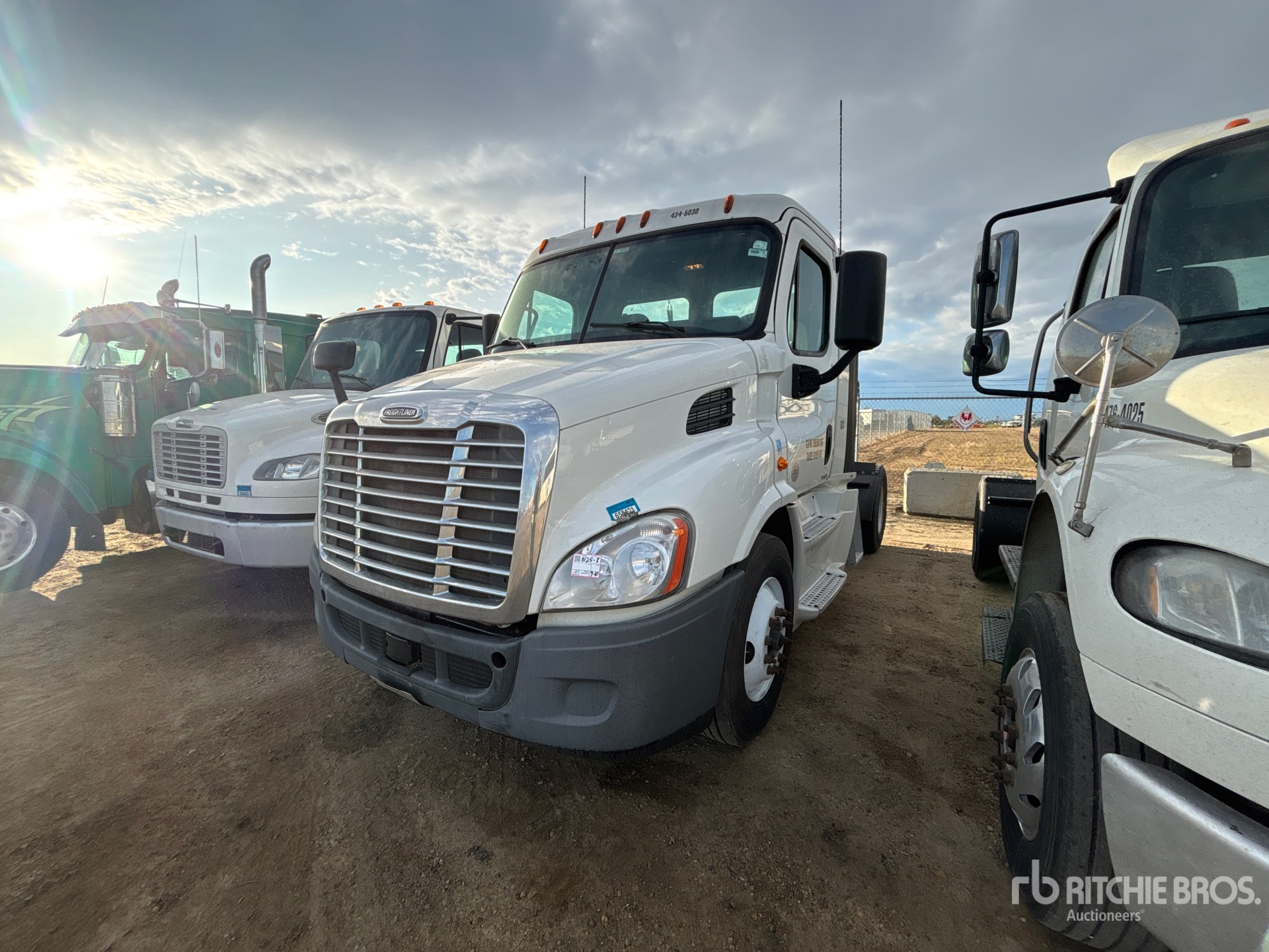 2016 Freightliner CASCADIA 113
