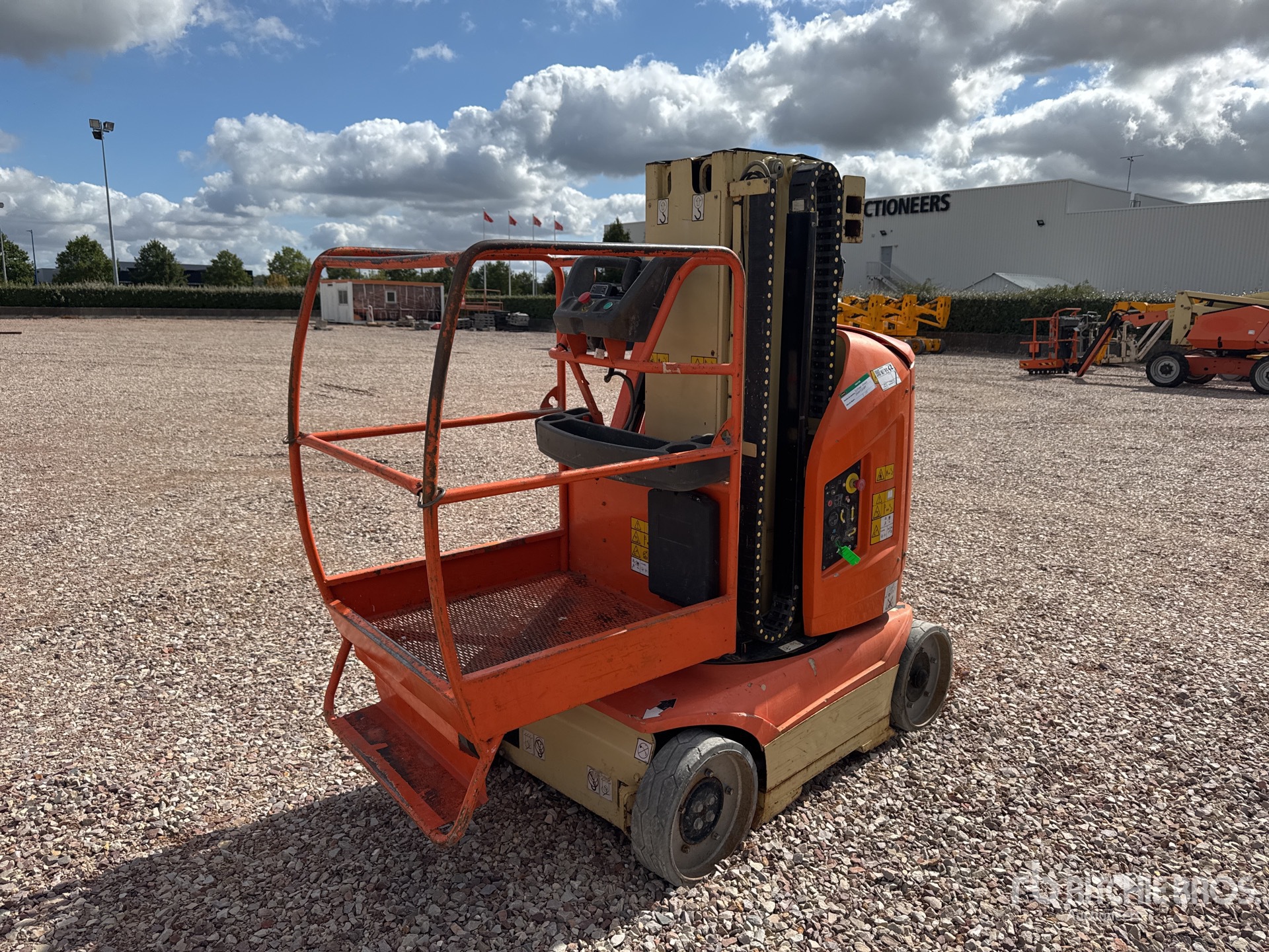 2012 JLG TOUCAN 8E