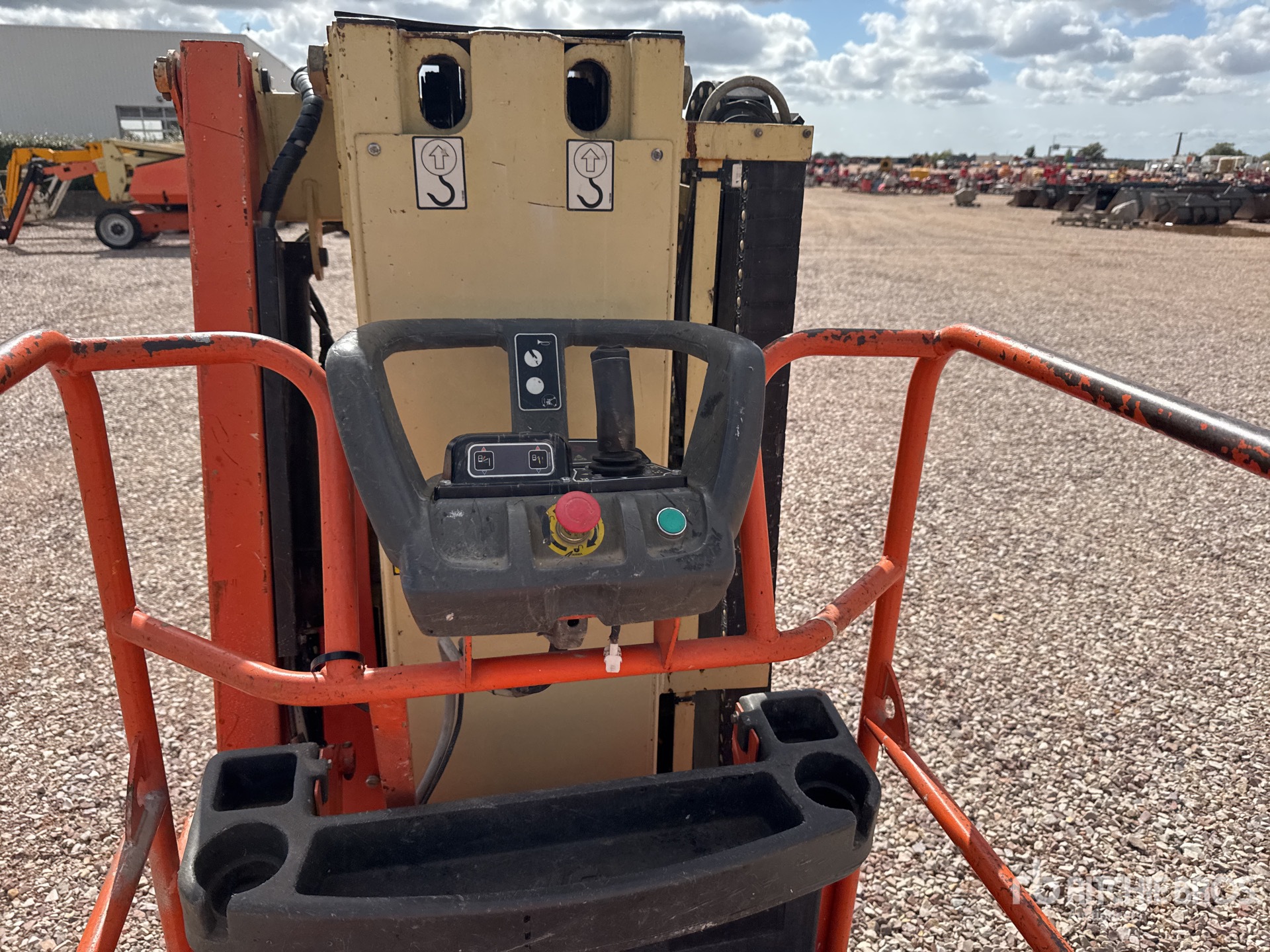 2012 JLG TOUCAN 8E