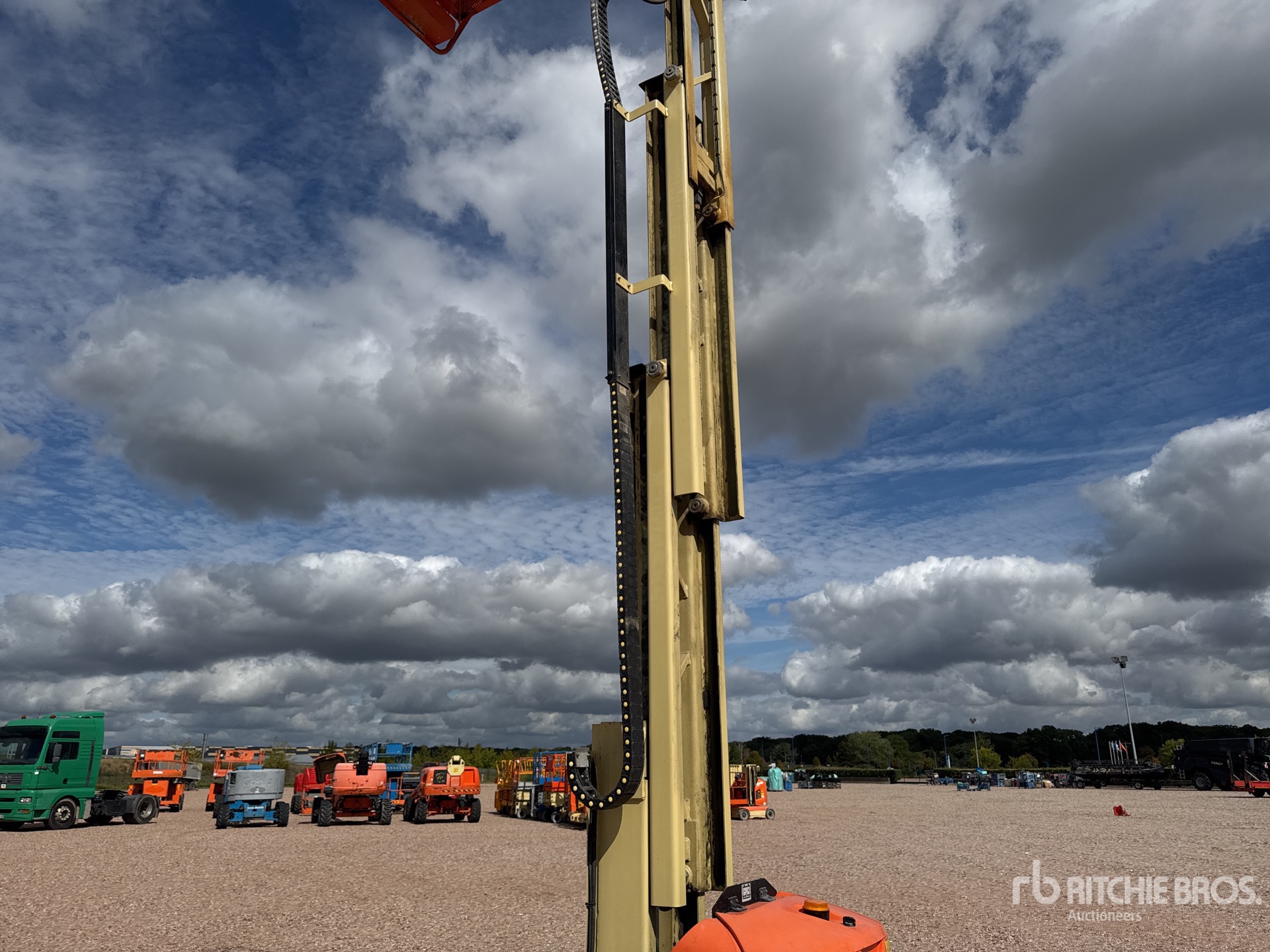 2012 JLG TOUCAN 8E