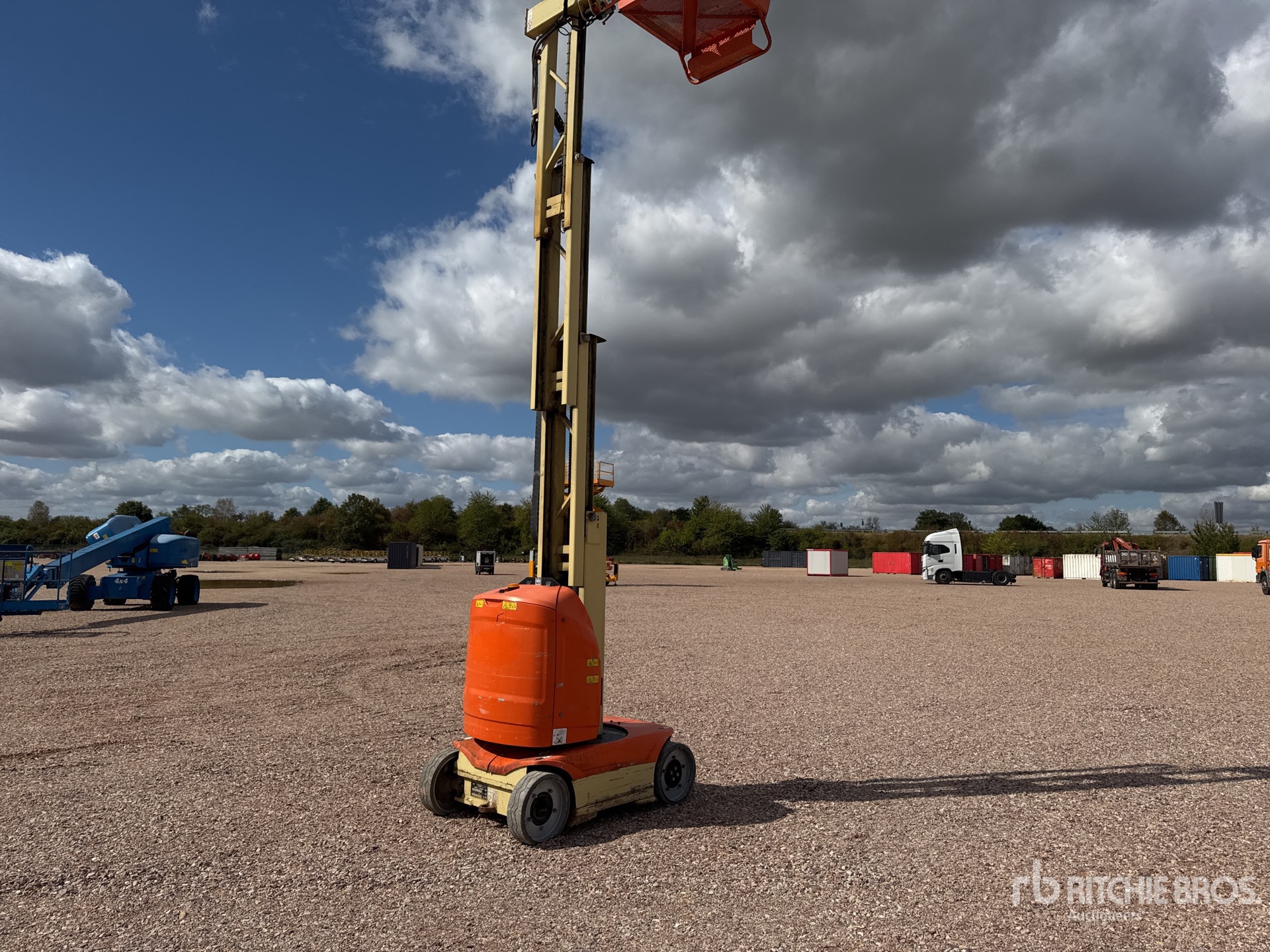 2012 JLG TOUCAN 8E