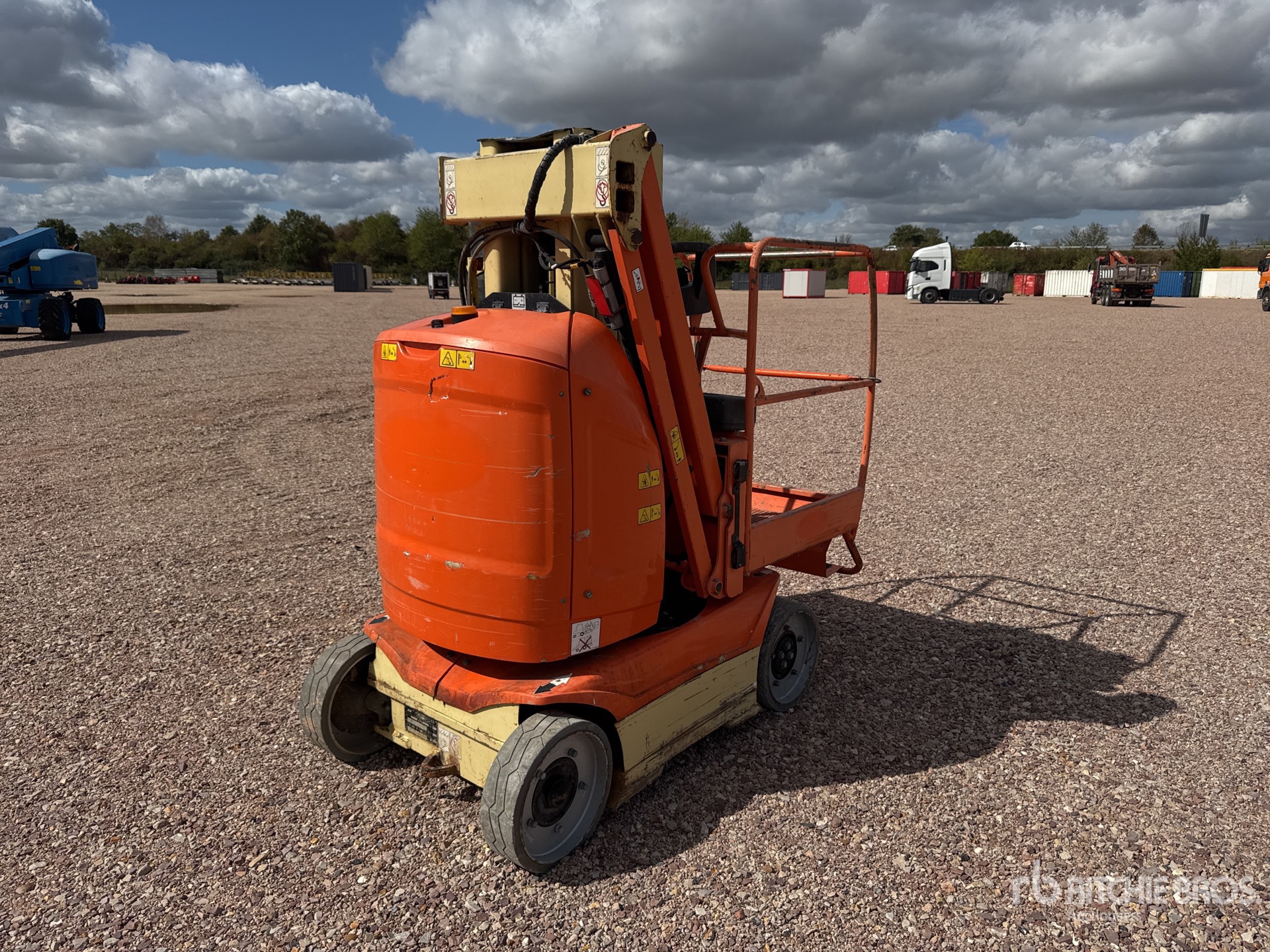 Photo of 2012 JLG TOUCAN 8E