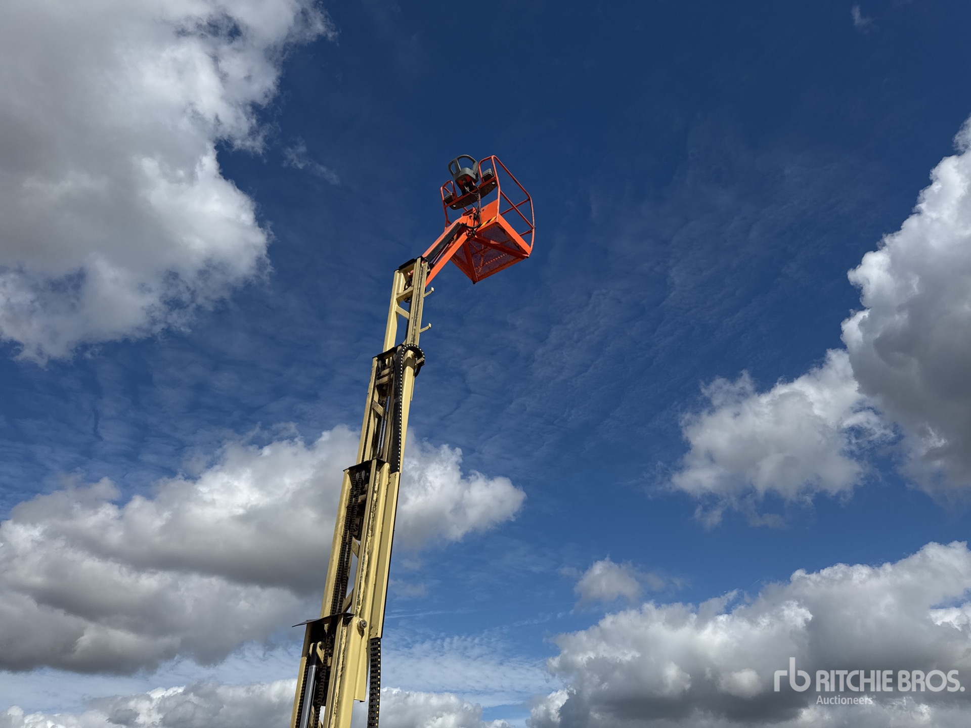 2012 JLG TOUCAN 10E
