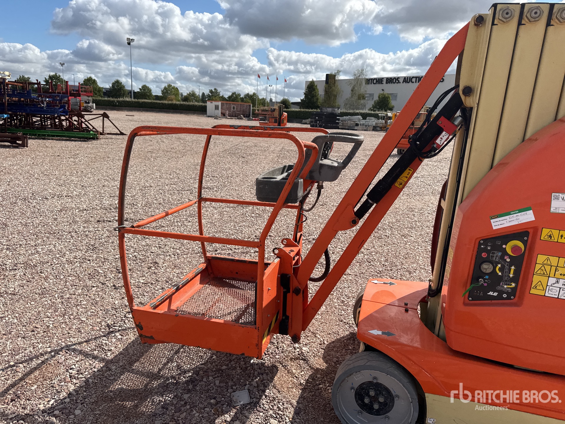 2012 JLG TOUCAN 10E