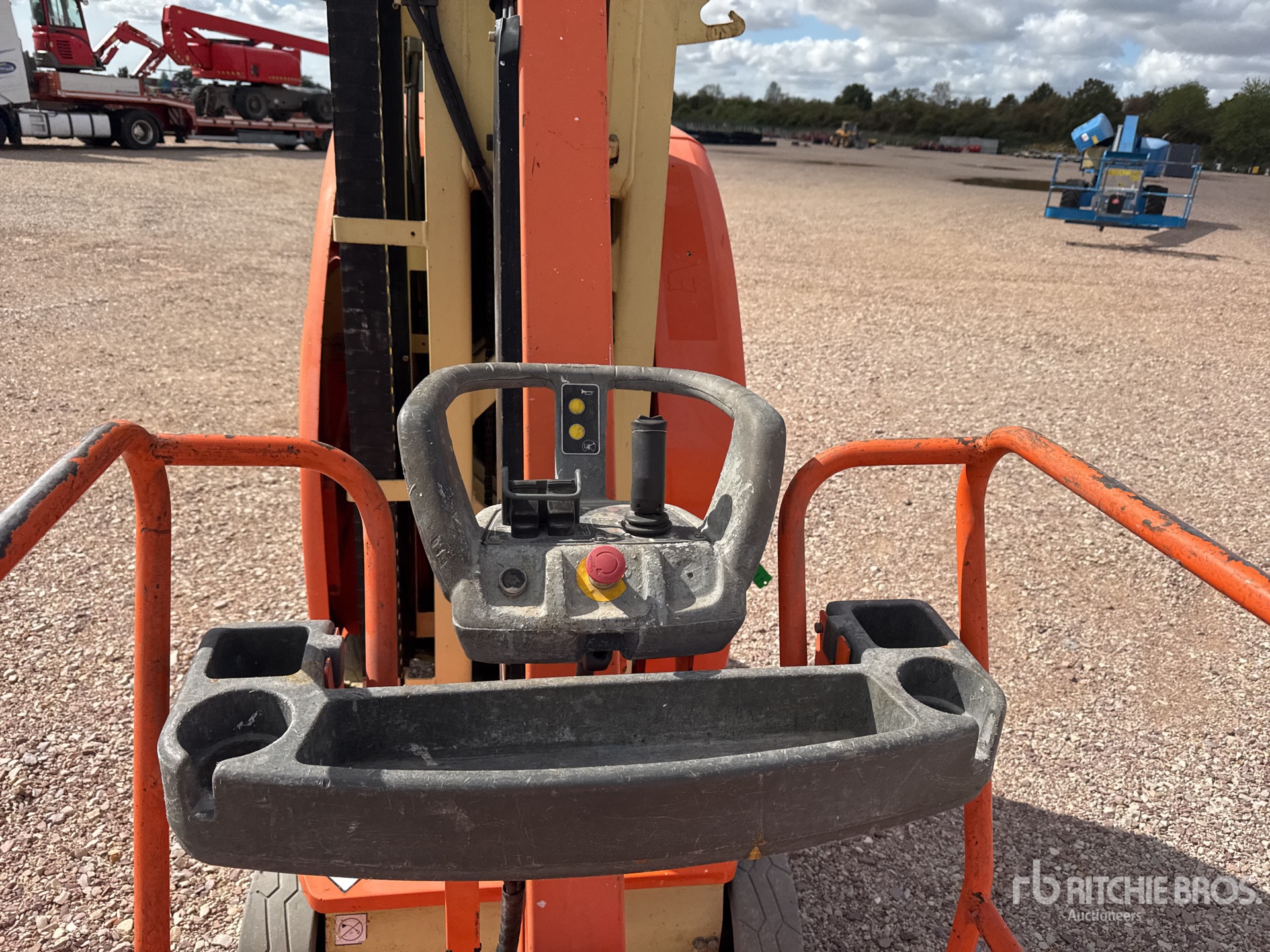 2012 JLG TOUCAN 10E