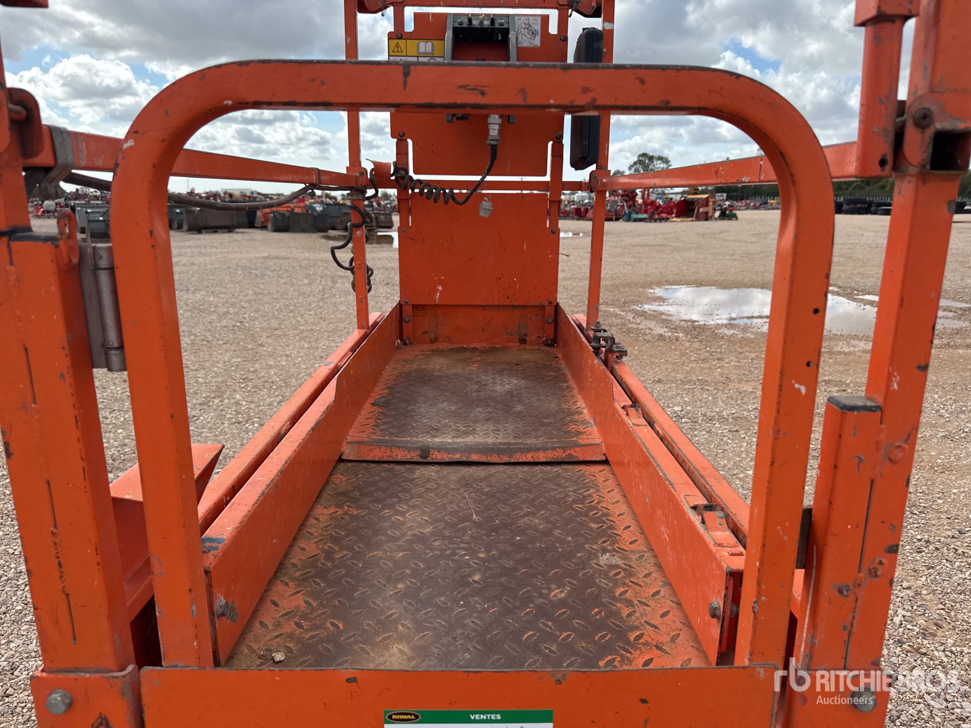 2015 JLG 1930 ES