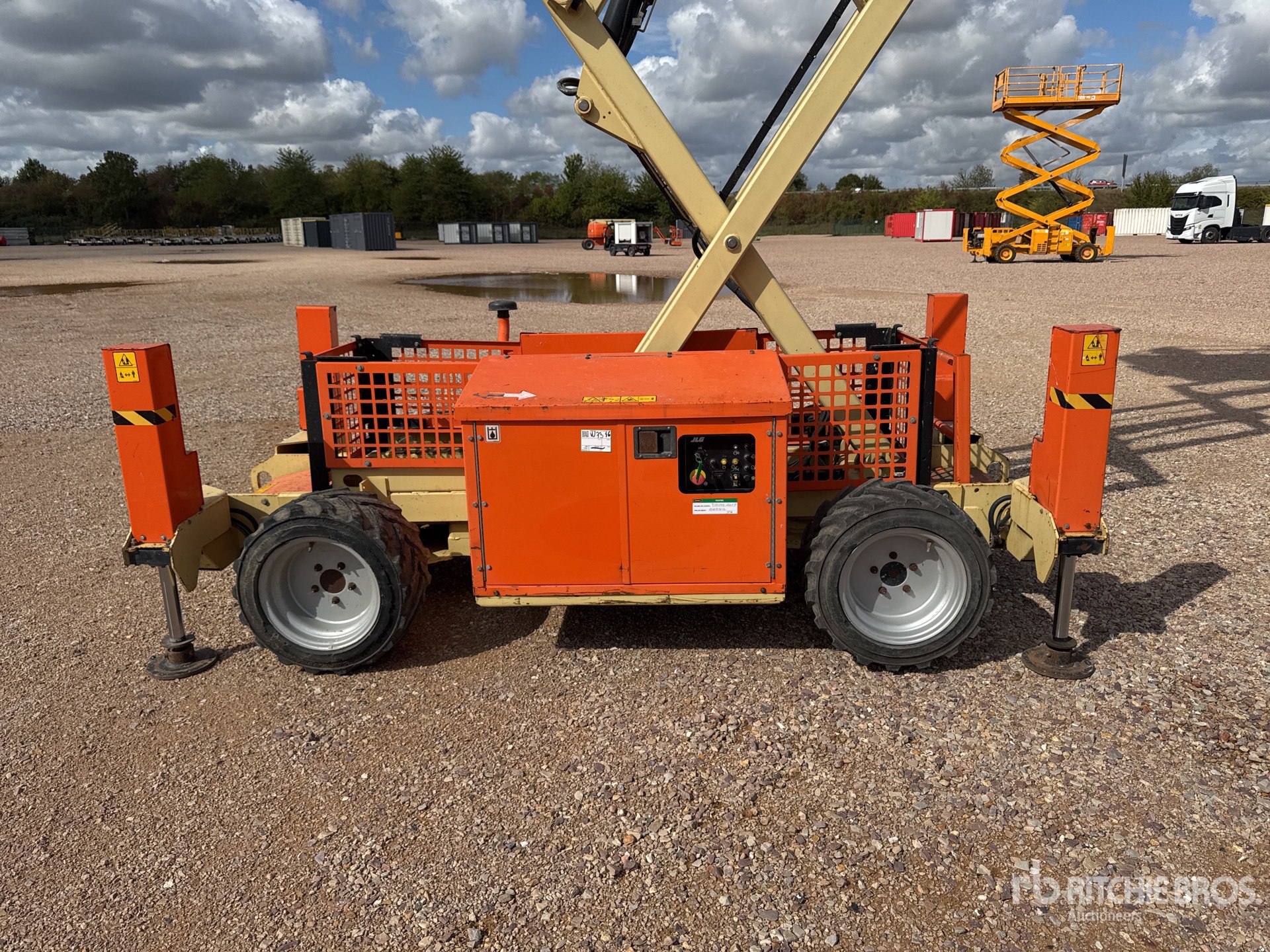 2016 JLG 260MRT