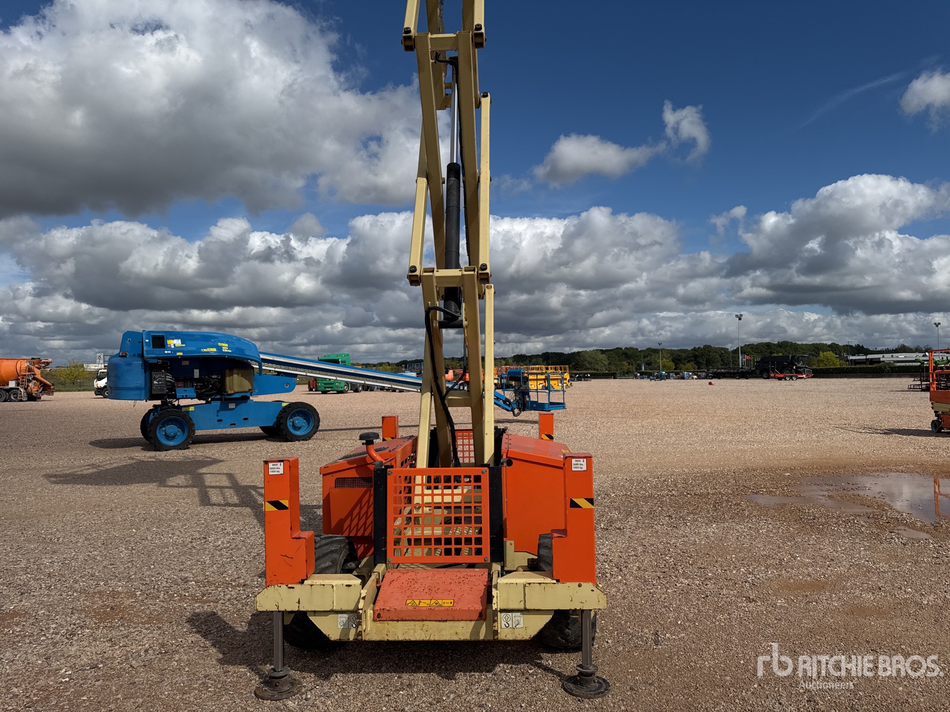2016 JLG 260MRT