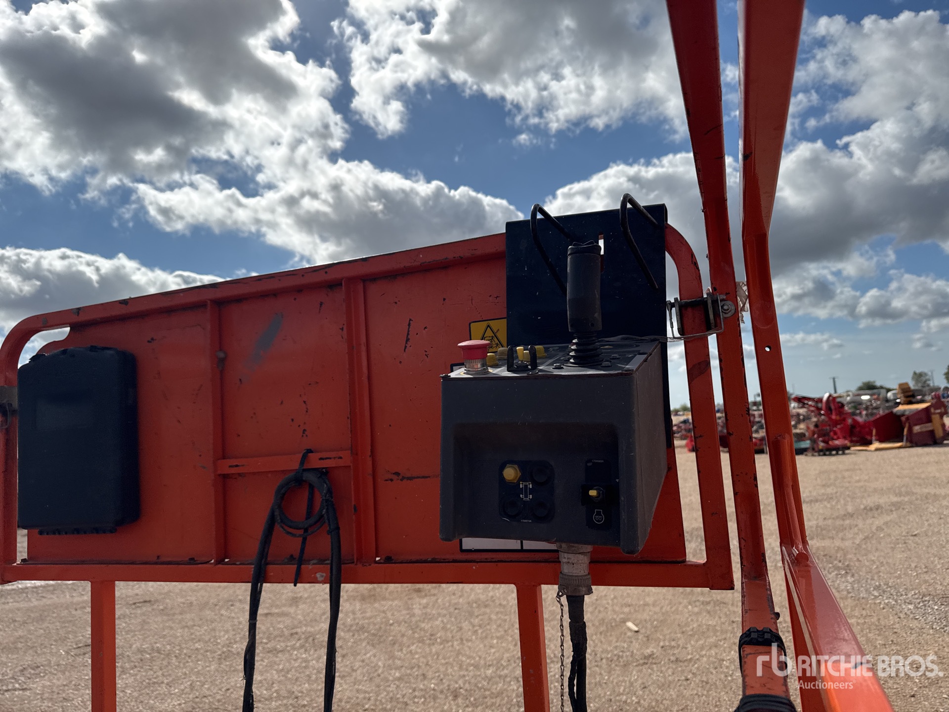 2016 JLG 260MRT