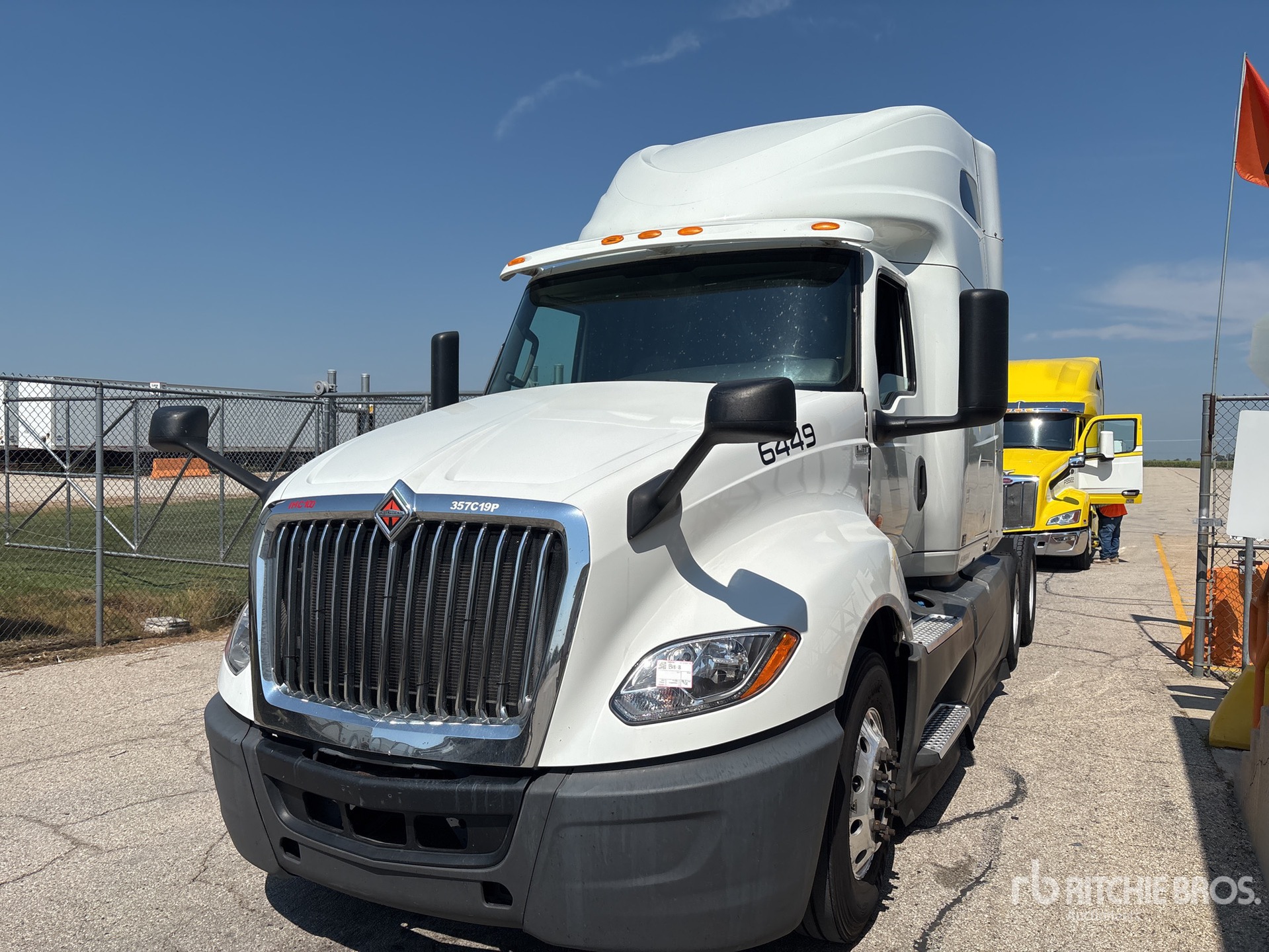 2022 International LT625