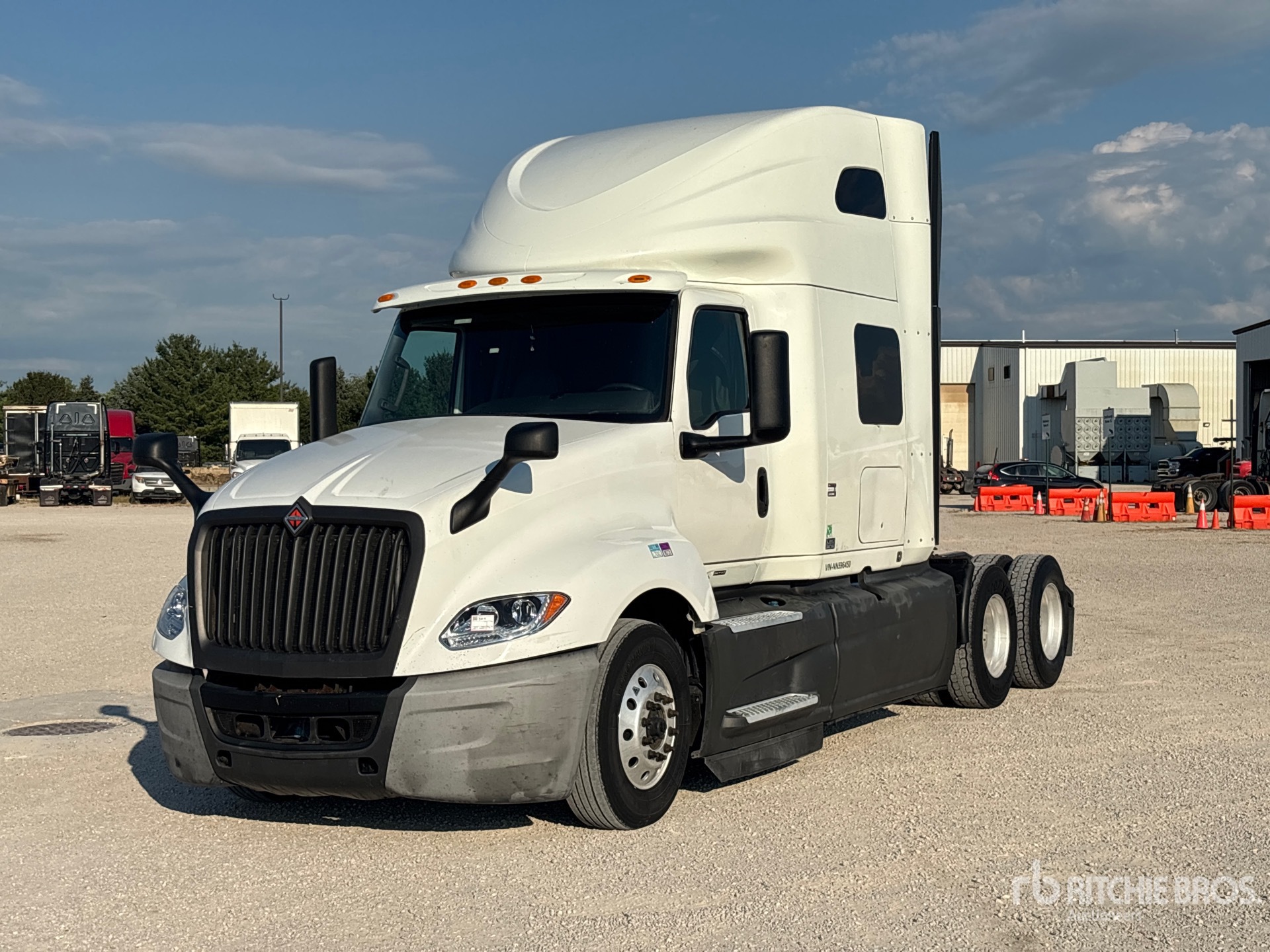 Photo of 2022 International LT625