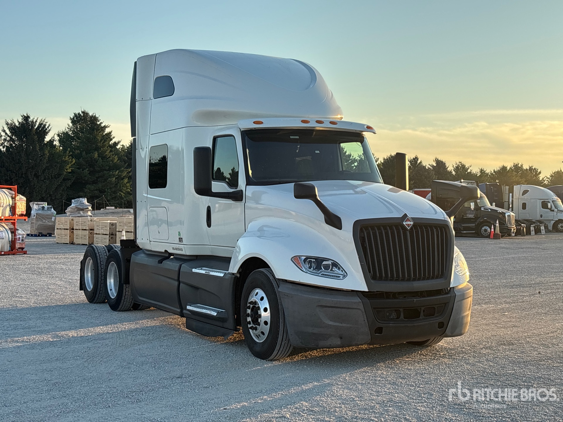 2022 International LT625
