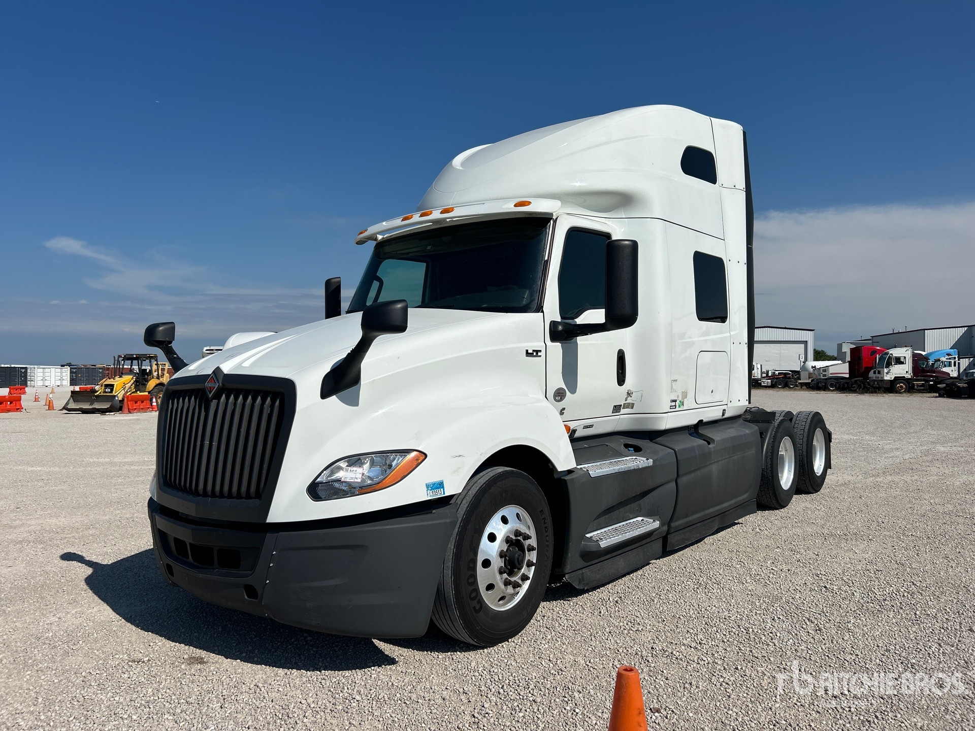 Photo of 2022 International LT625