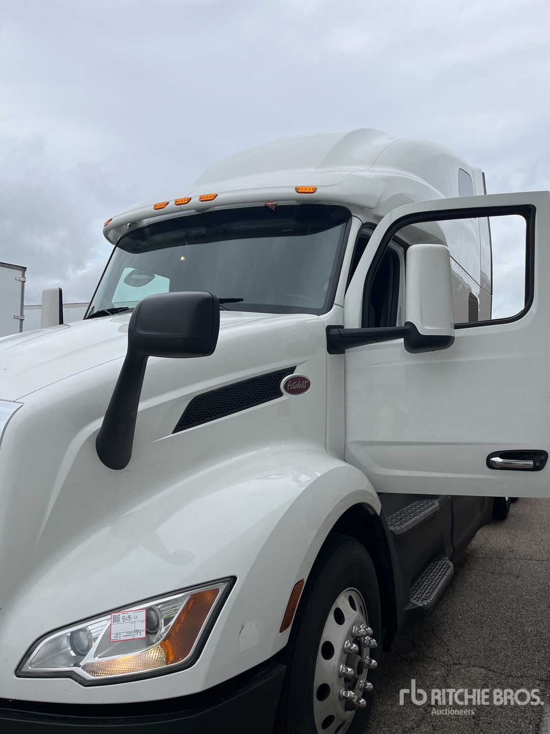 2023 Peterbilt 579
