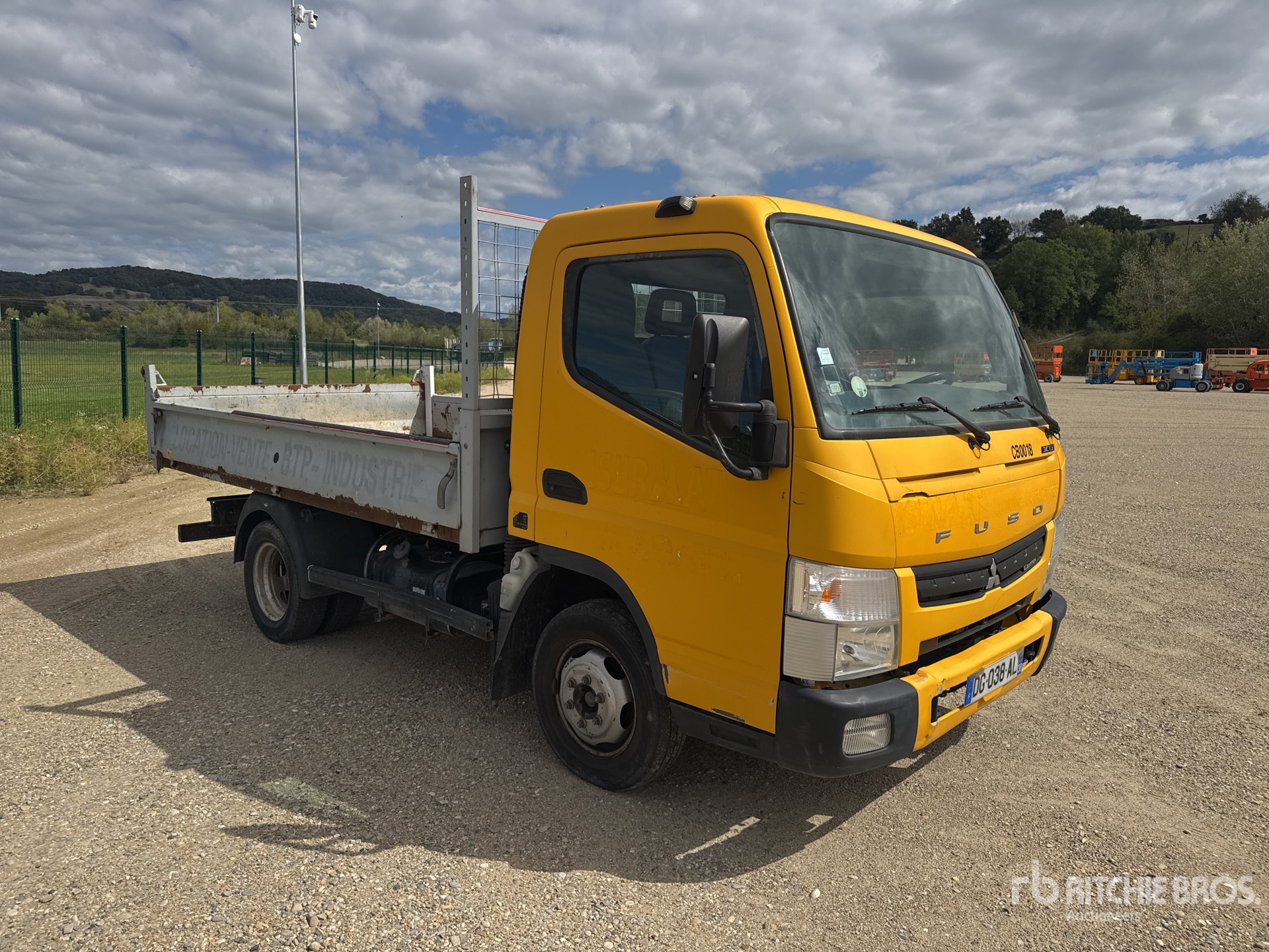 2014 Fuso CANTER 3C13